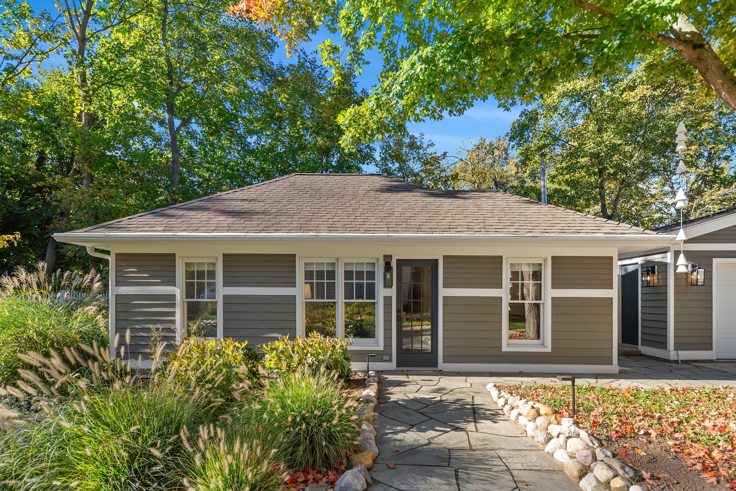 15800 Lakeshore Road