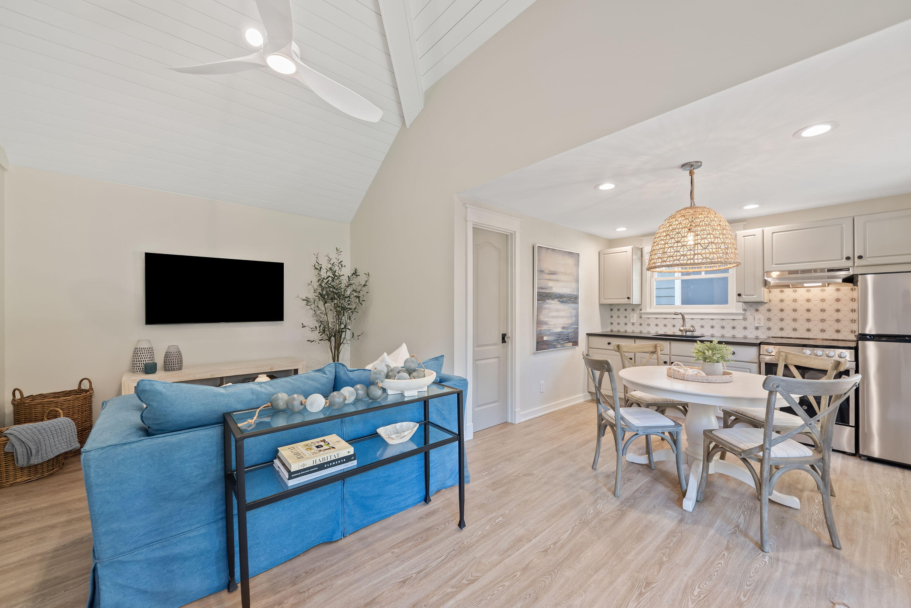 15800 Lakeshore Road