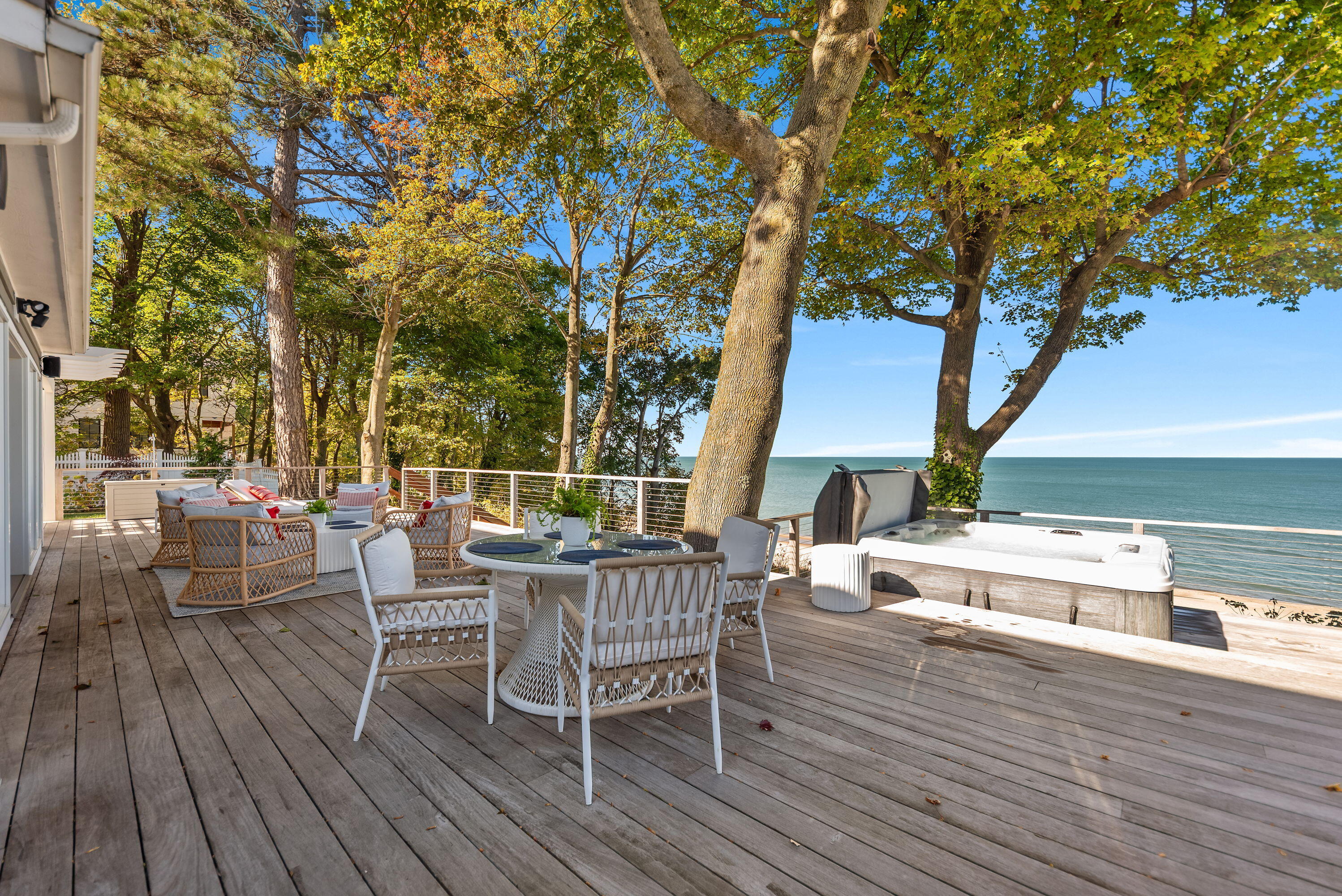 15800 Lakeshore Road