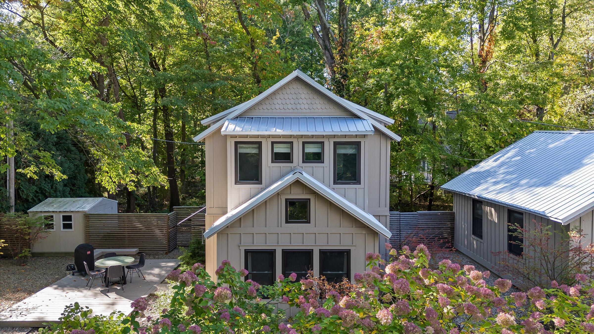 10222 Town Line Road A,B,C,D