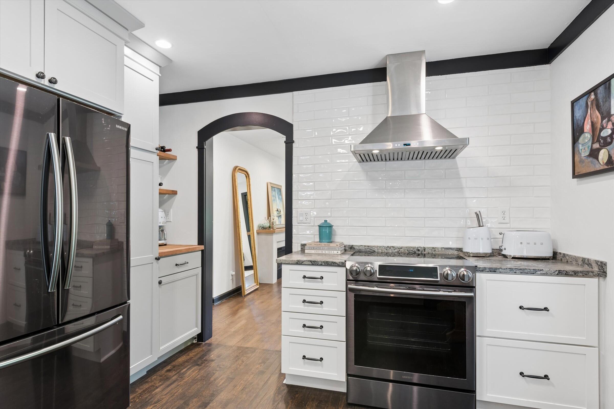 14507 Lakeshore Road