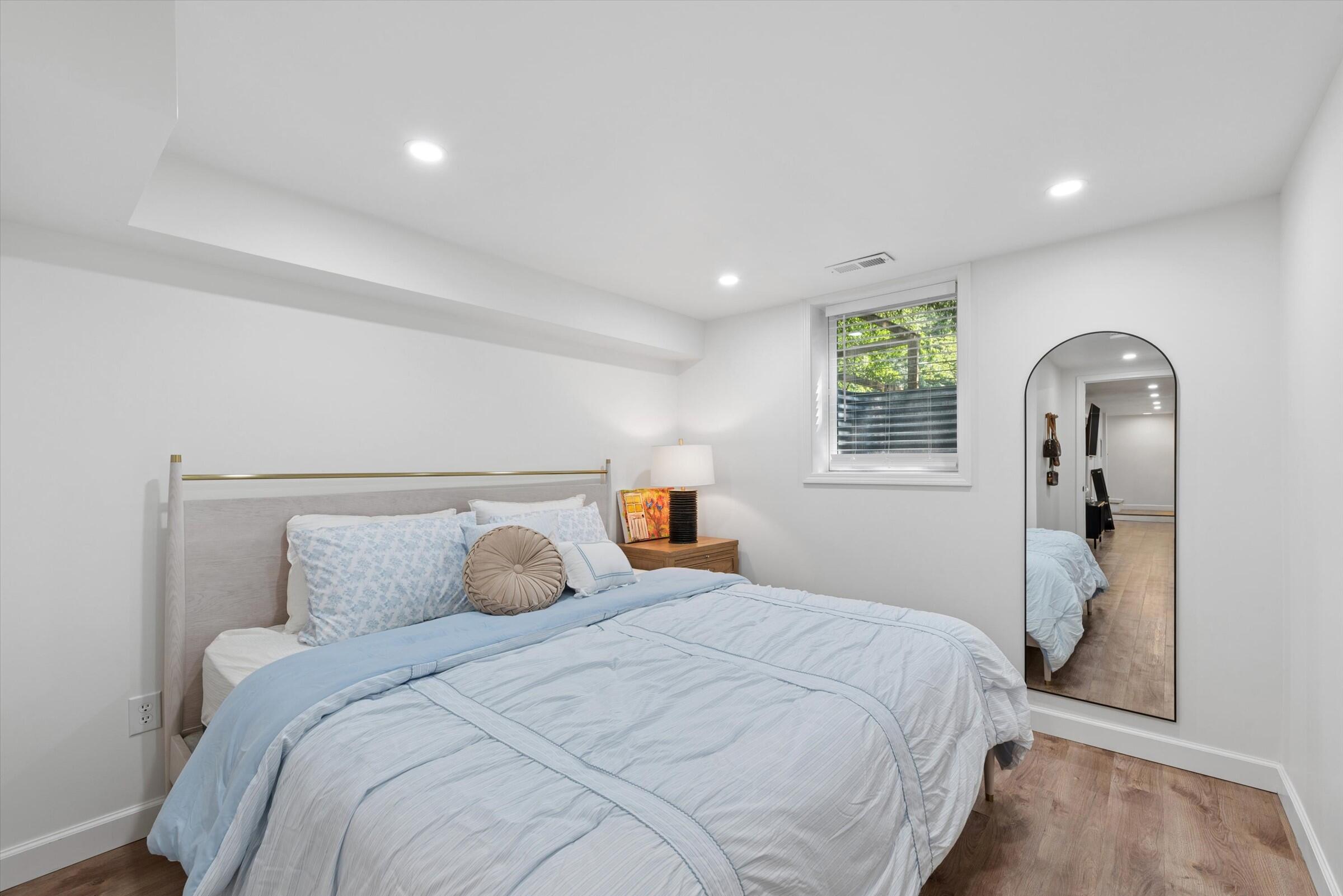 14507 Lakeshore Road