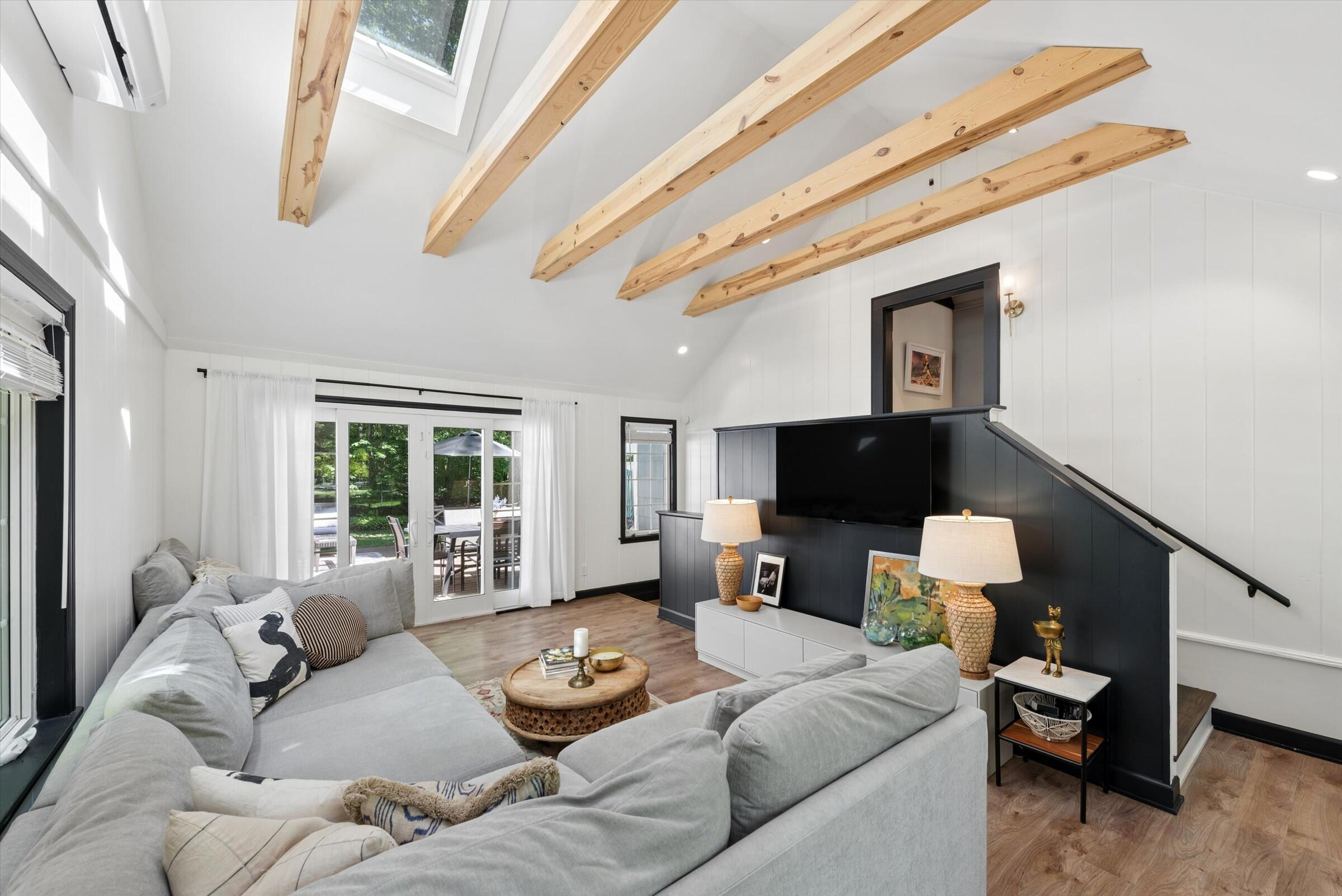 14507 Lakeshore Road