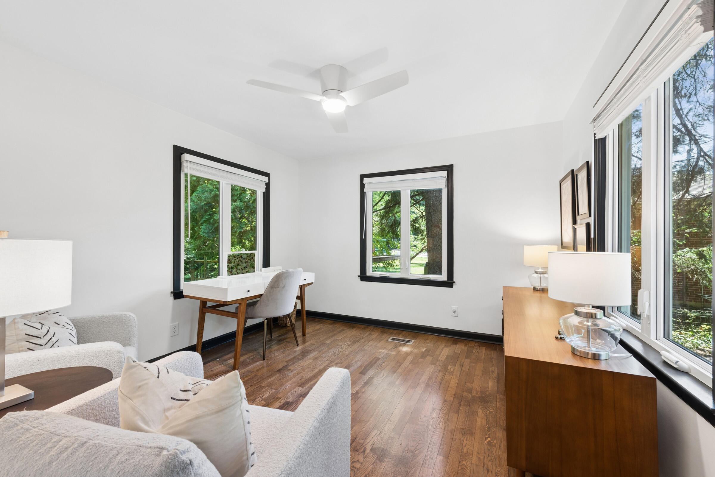 14507 Lakeshore Road