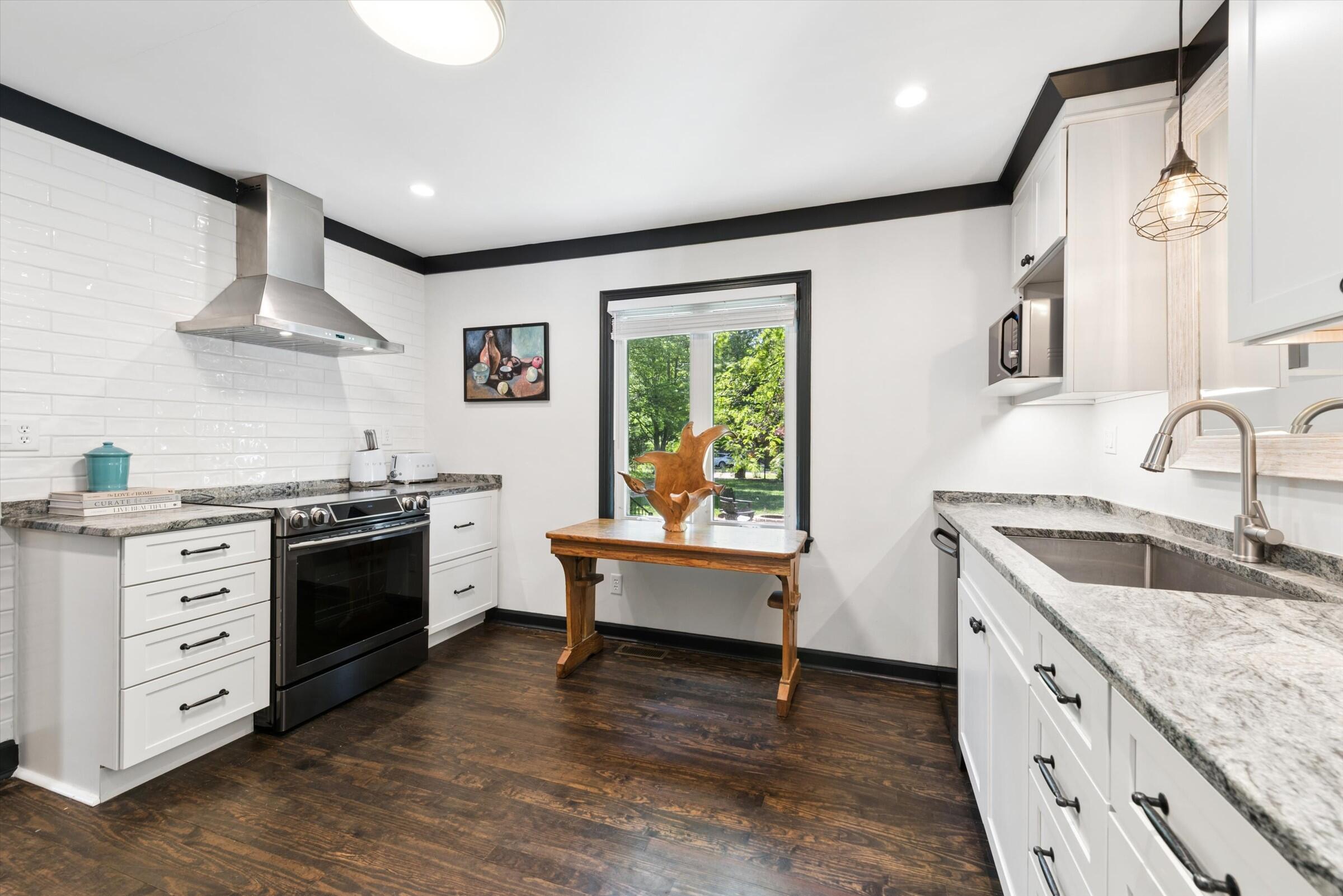 14507 Lakeshore Road