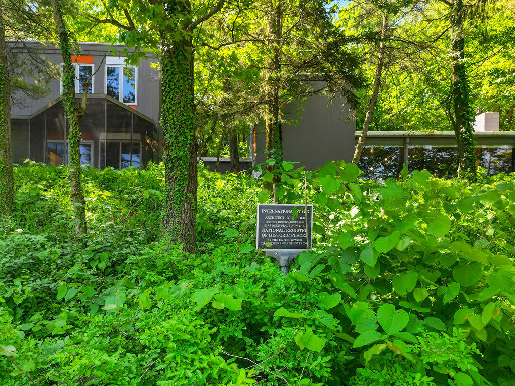 2 S Merrivale Avenue