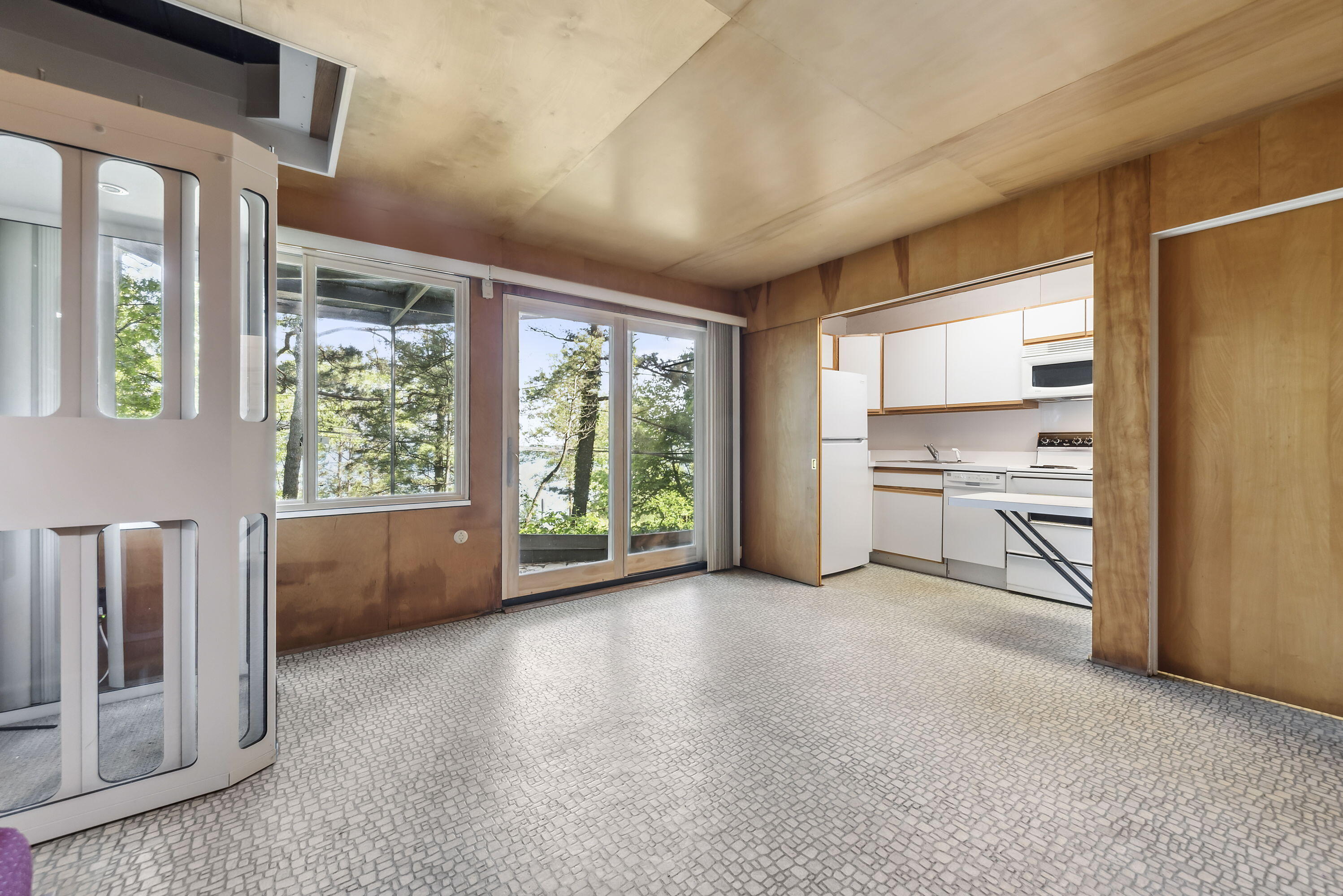 2 S Merrivale Avenue