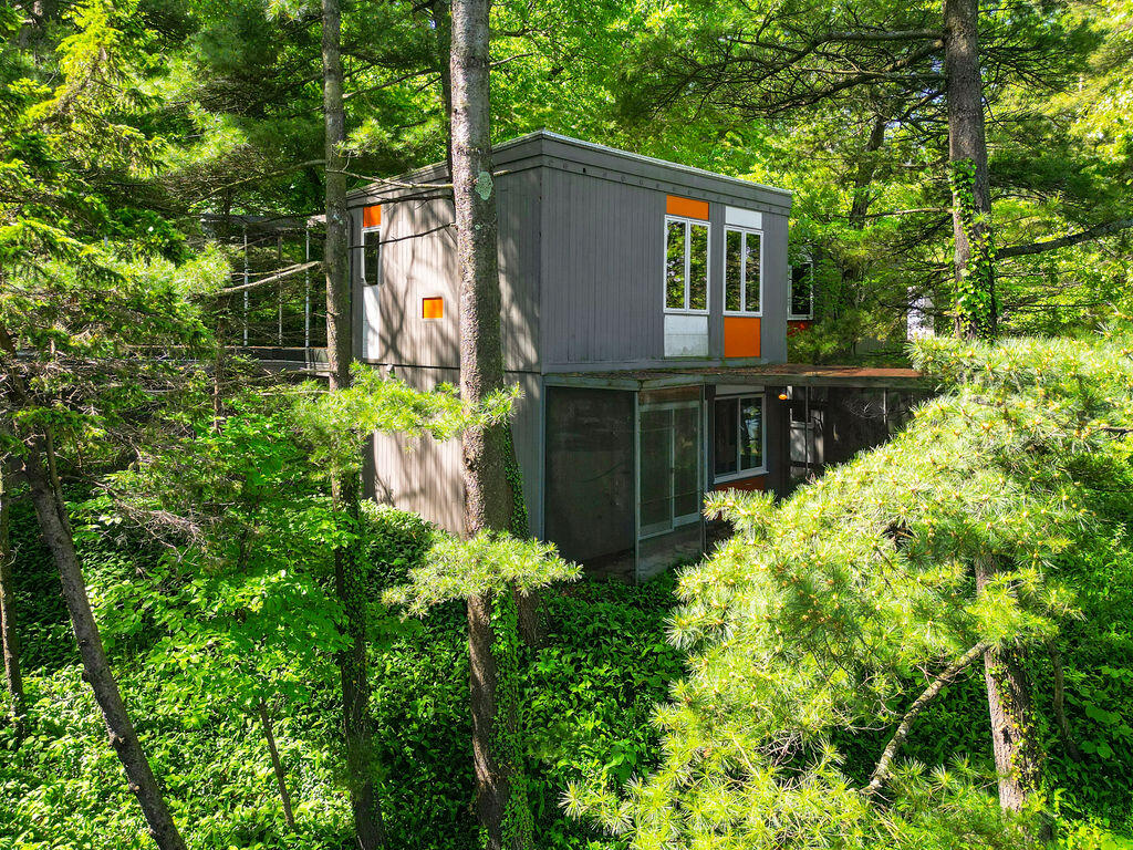 2 S Merrivale Avenue