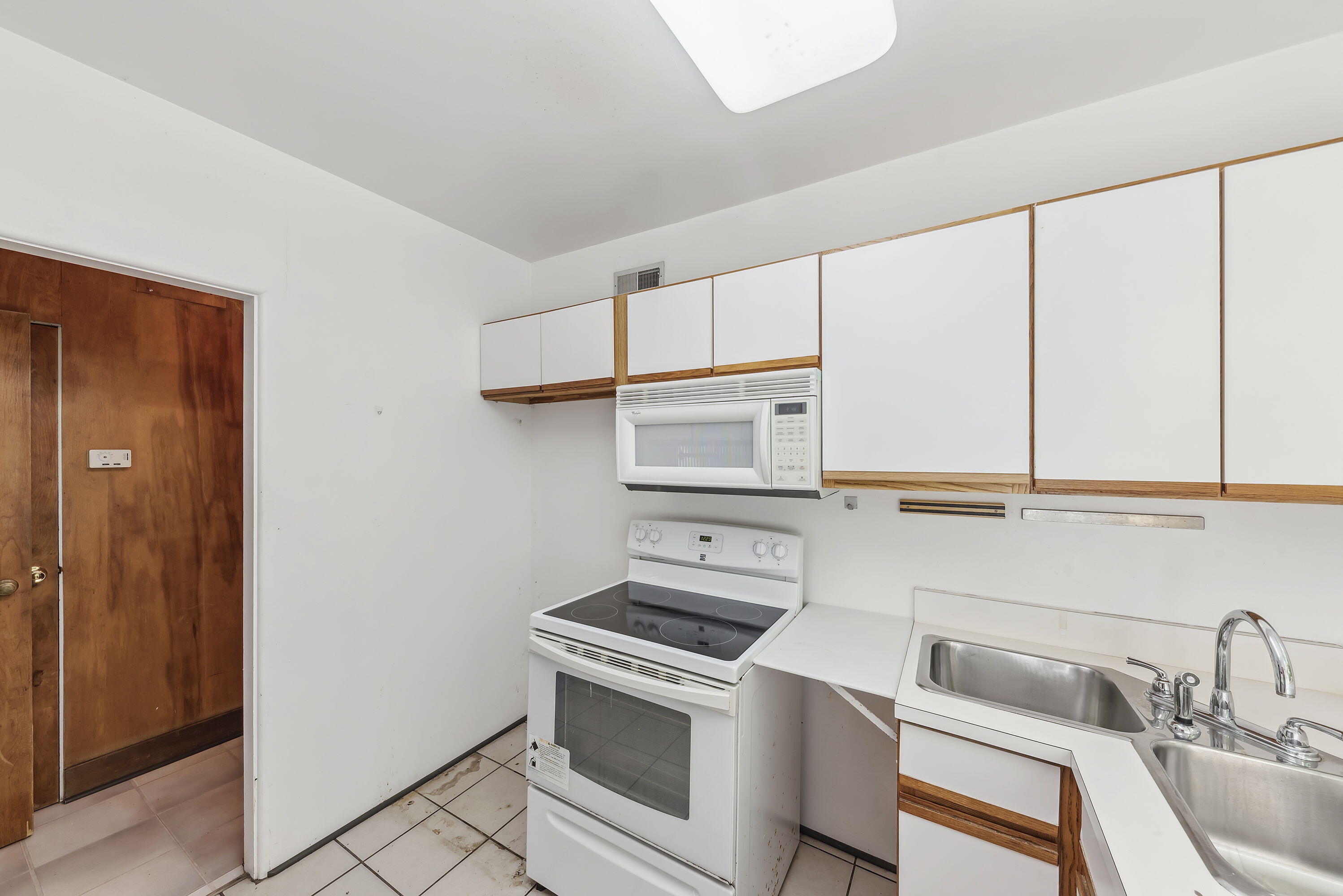 2 S Merrivale Avenue