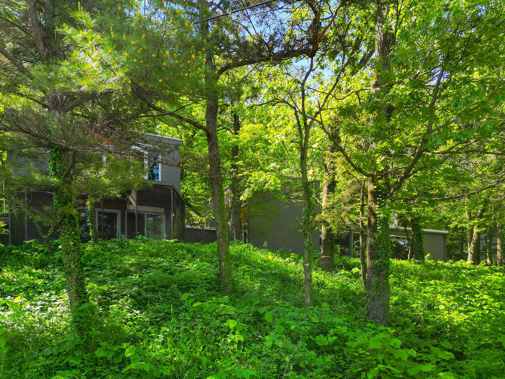 2 S Merrivale Avenue