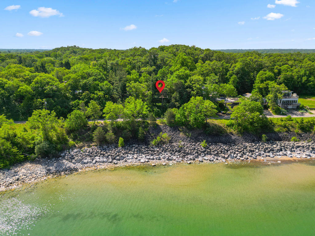 2 S Merrivale Avenue