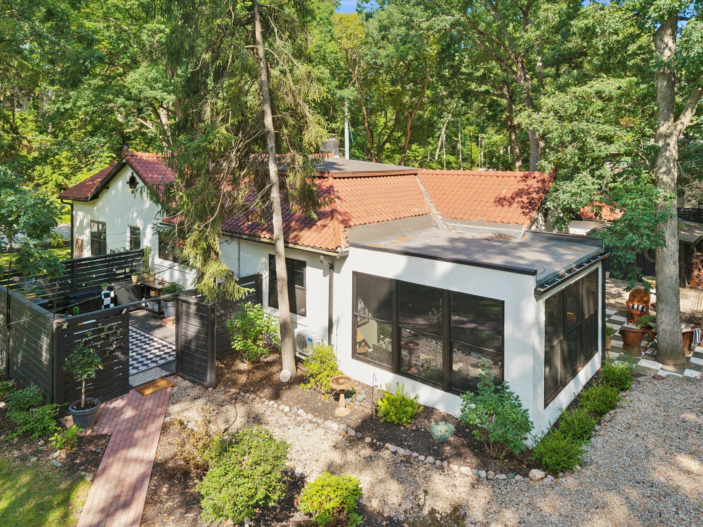 2938 Mount Clair Way