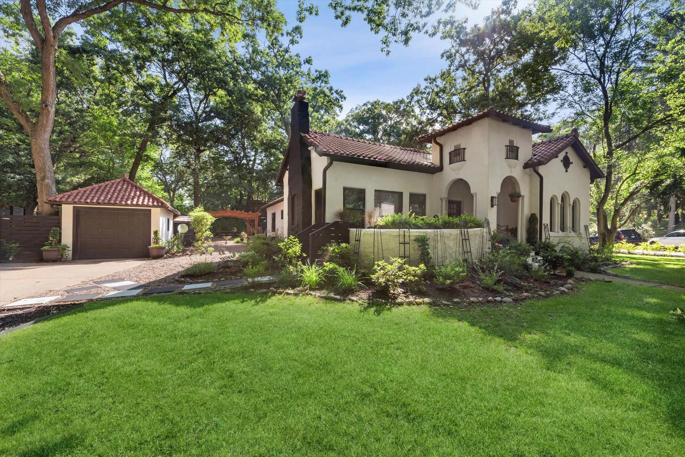 2938 Mount Clair Way