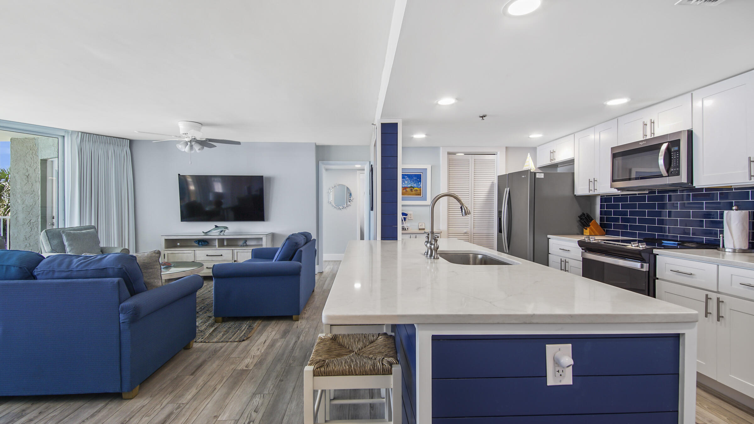 10509 Front Beach Road, 100