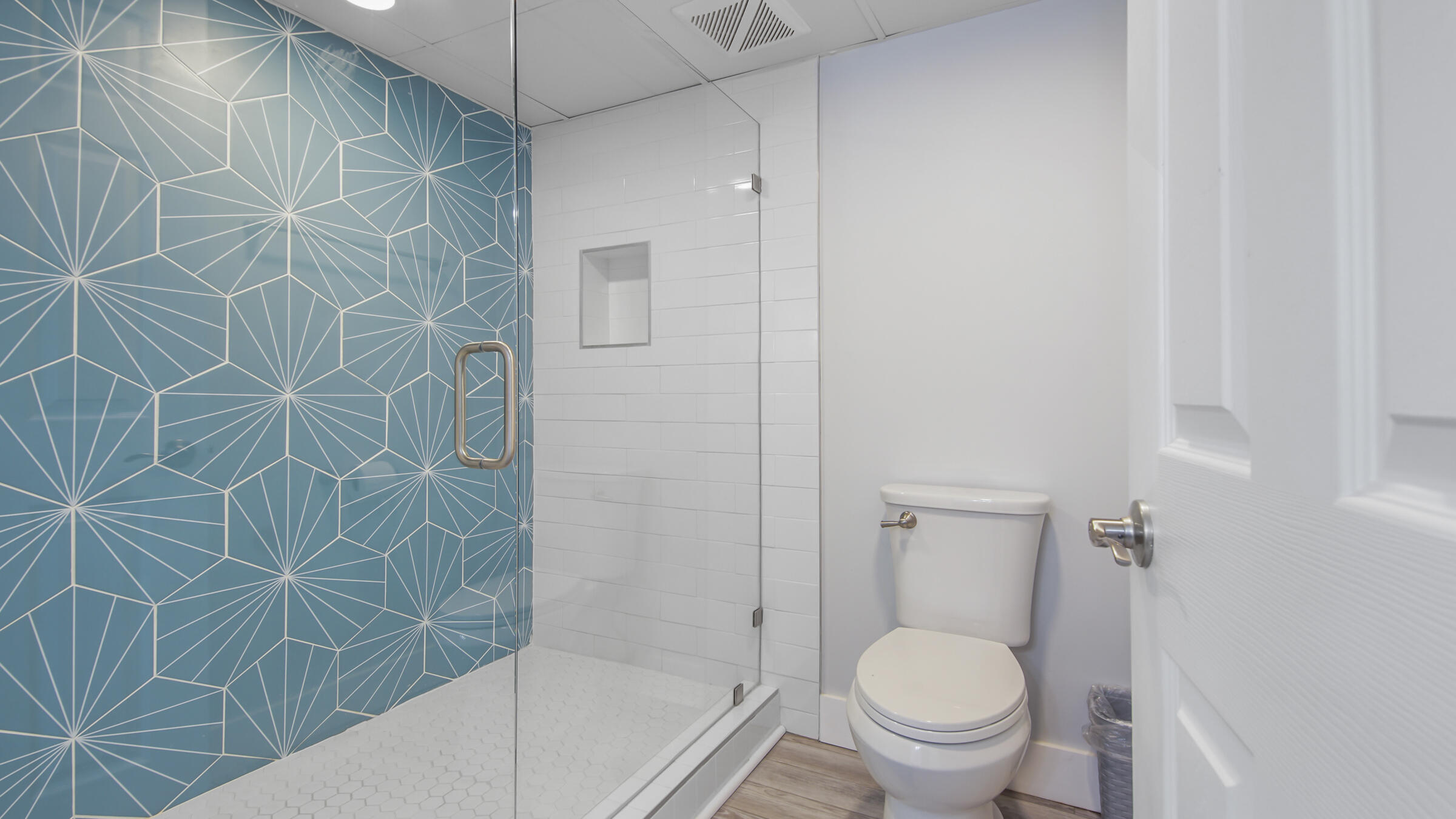 10509 Front Beach Road, 100