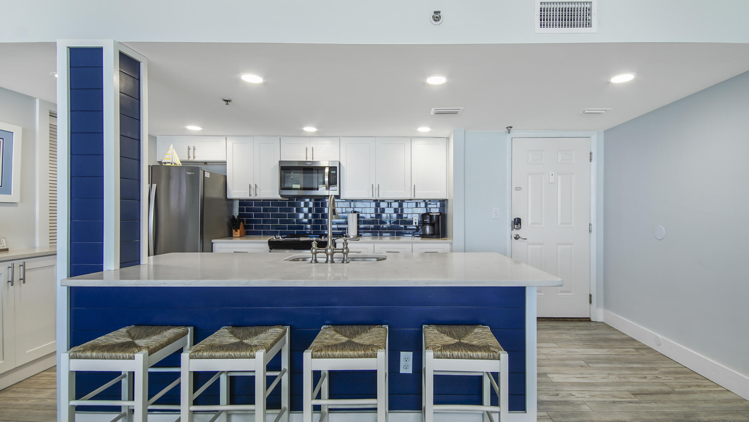 10509 Front Beach Road, 100