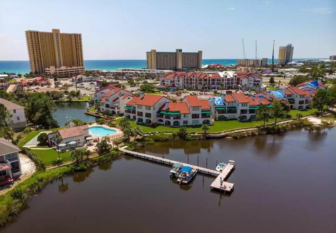 8730 Thomas Drive, 102