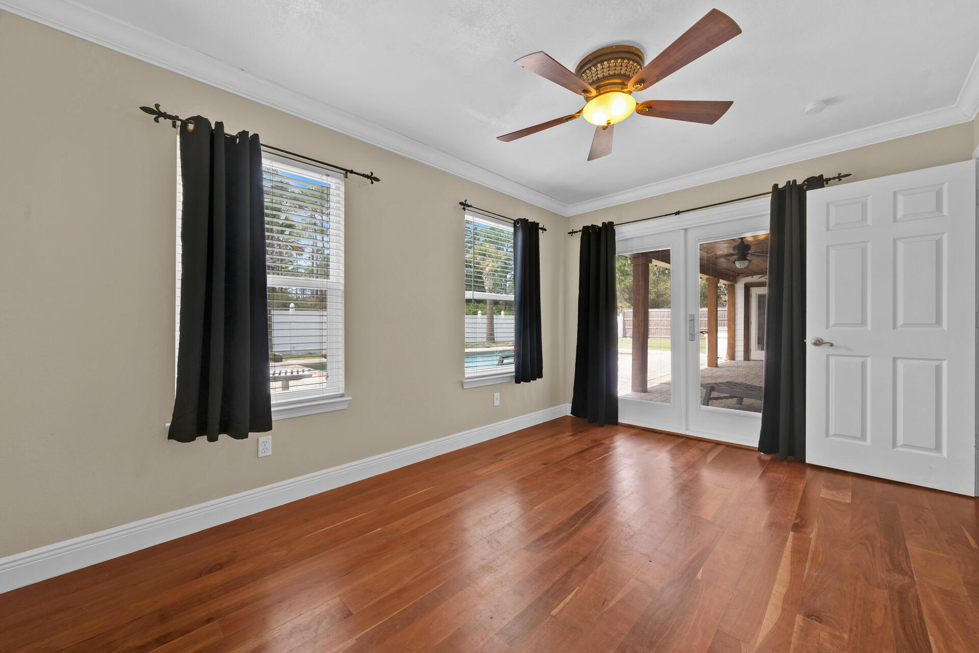 209 Santa Barbara Avenue