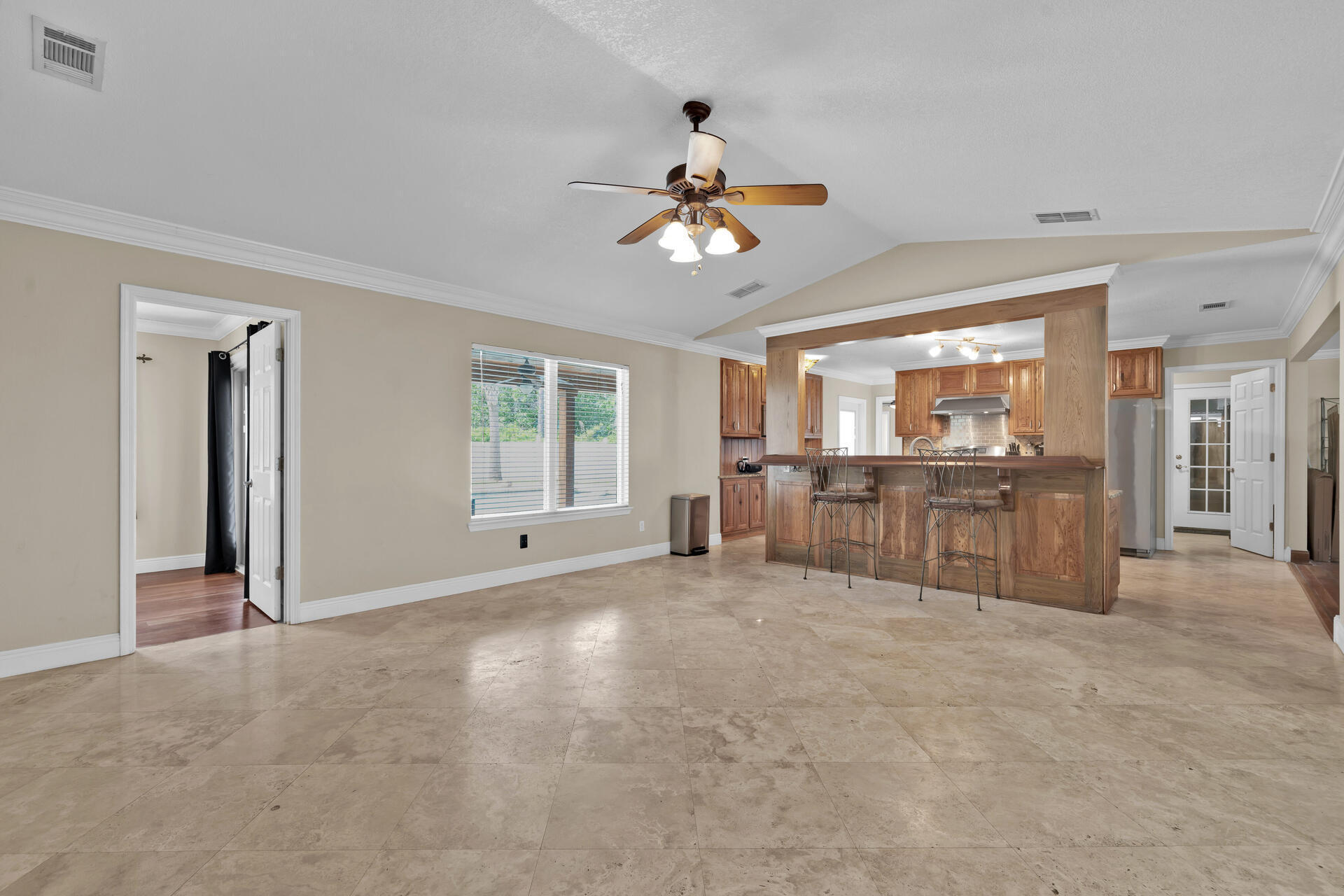 209 Santa Barbara Avenue