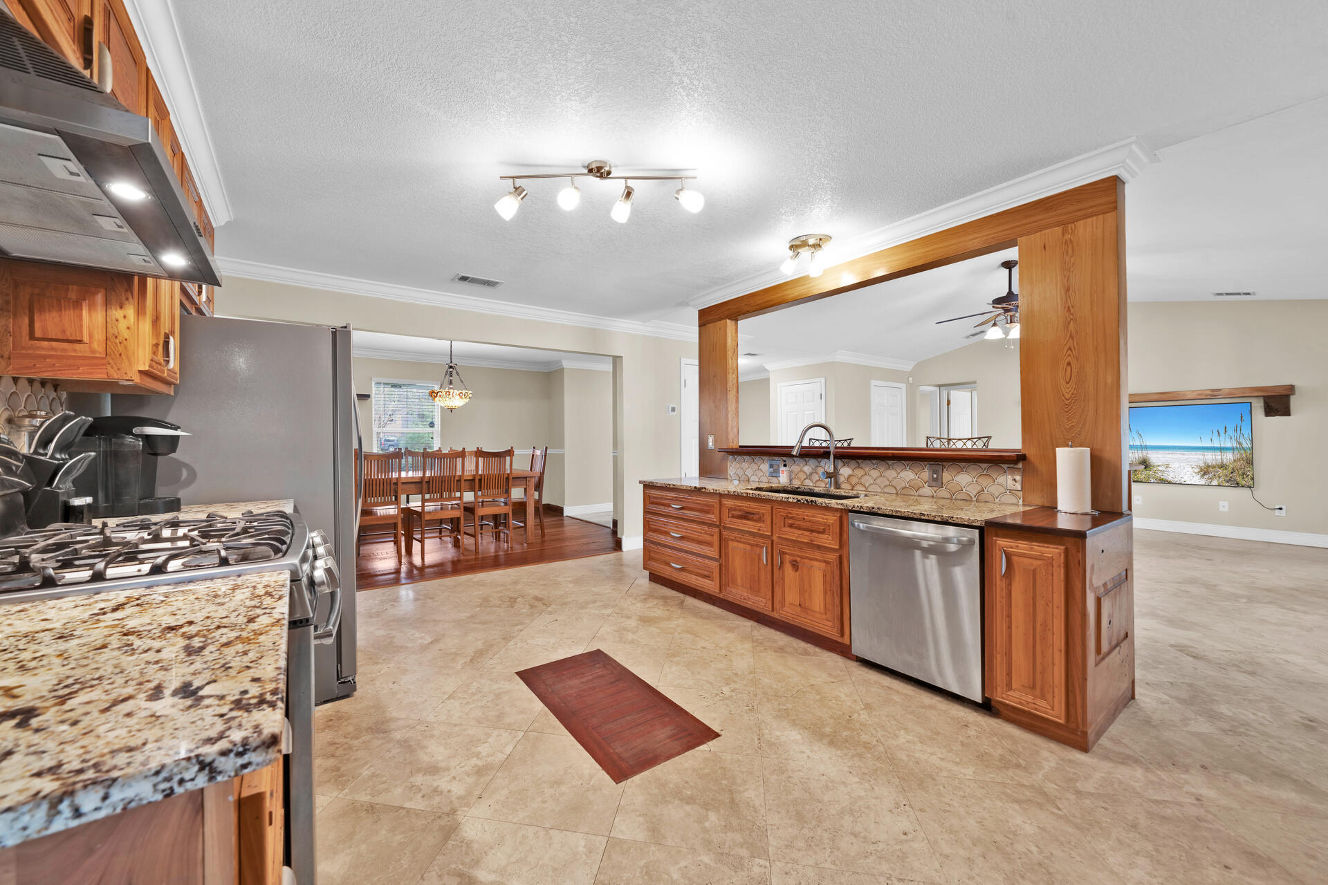 209 Santa Barbara Avenue