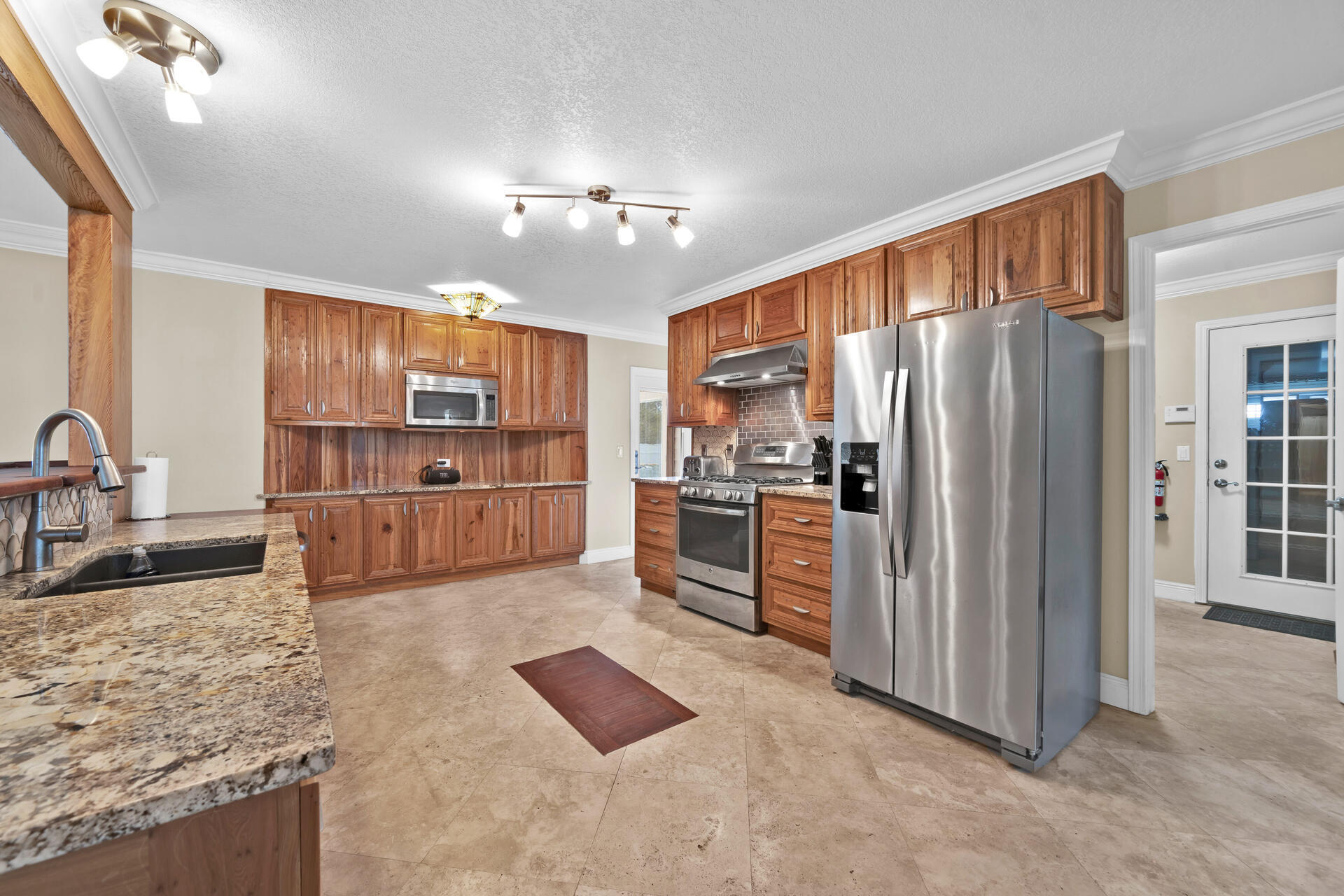 209 Santa Barbara Avenue