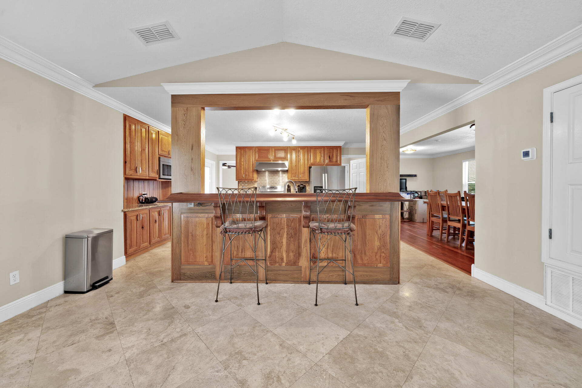 209 Santa Barbara Avenue