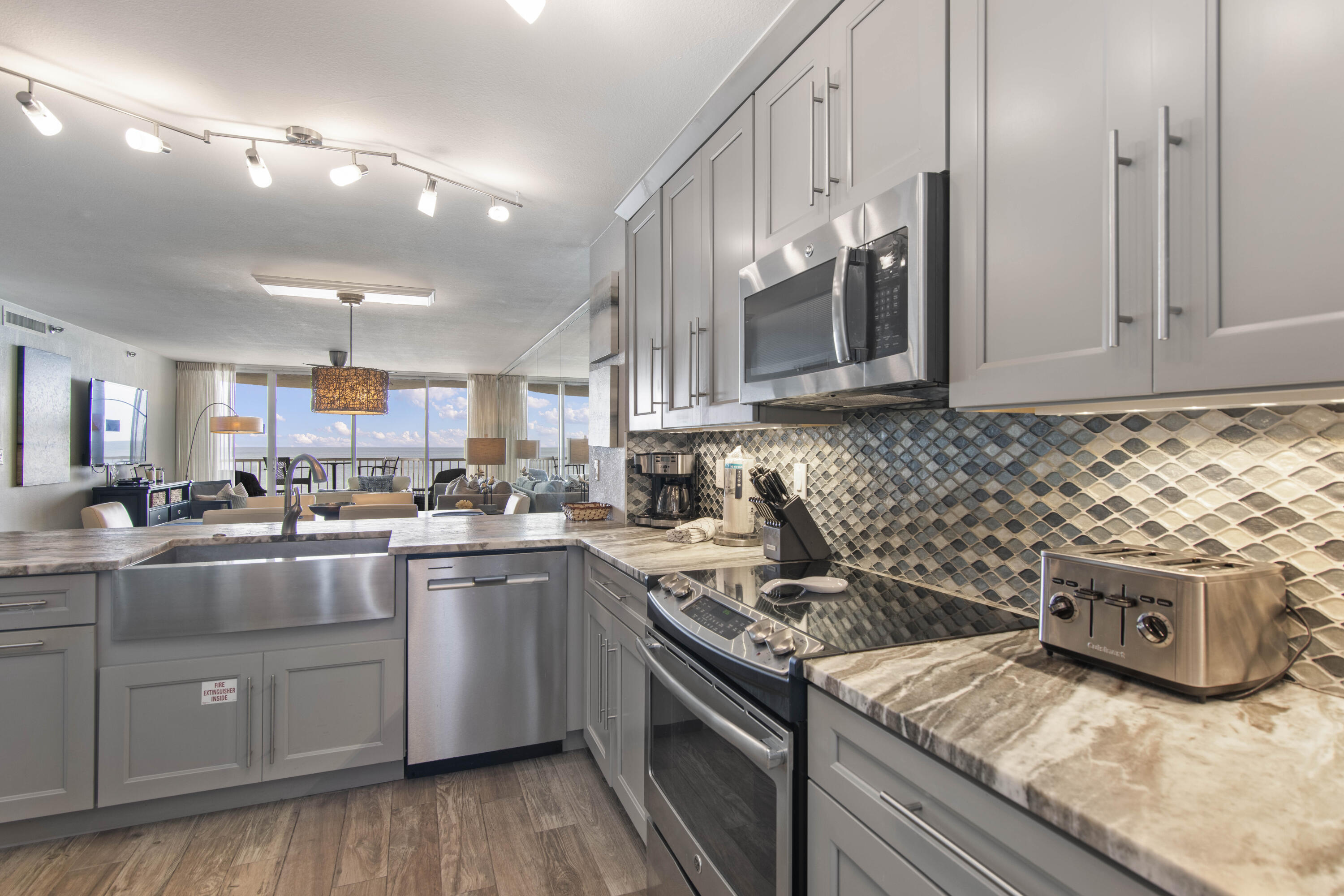 9815 Us Highway 98, # A402