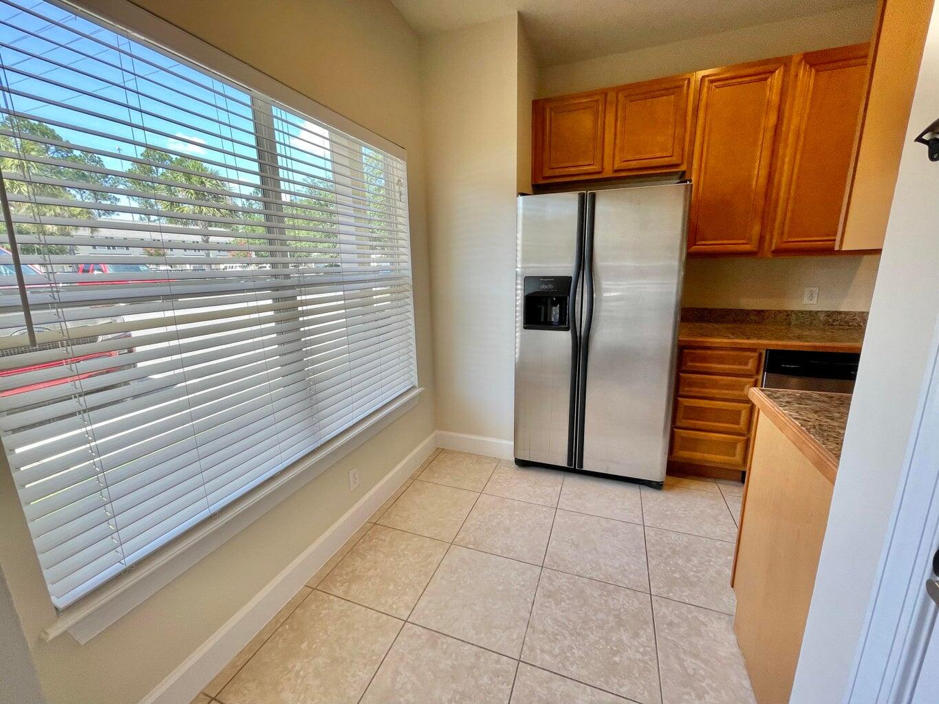 15284 331 Business, UNIT 12C