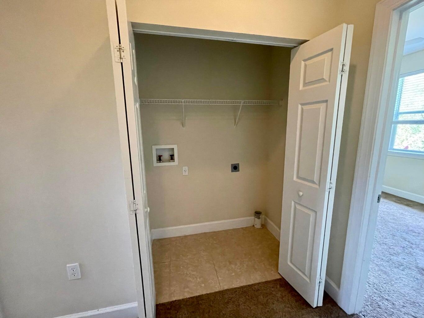 15284 331 Business, UNIT 12C