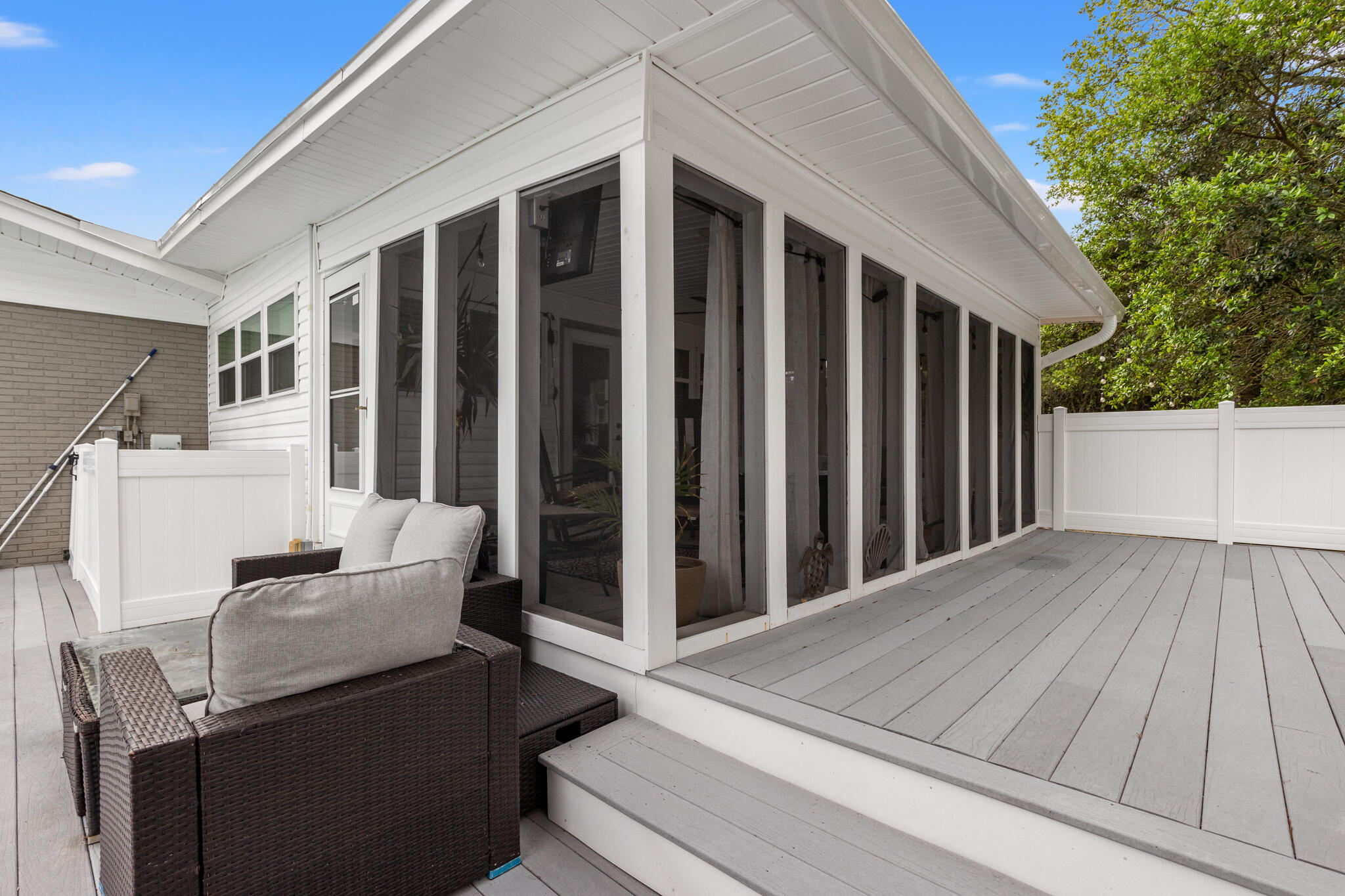 16401 Castile Avenue