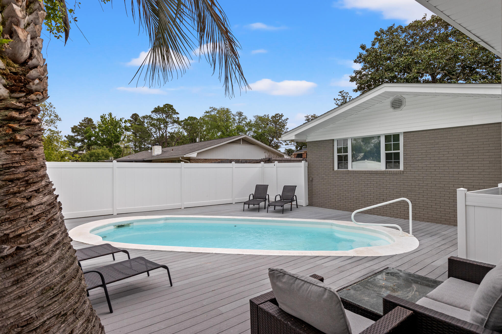 16401 Castile Avenue