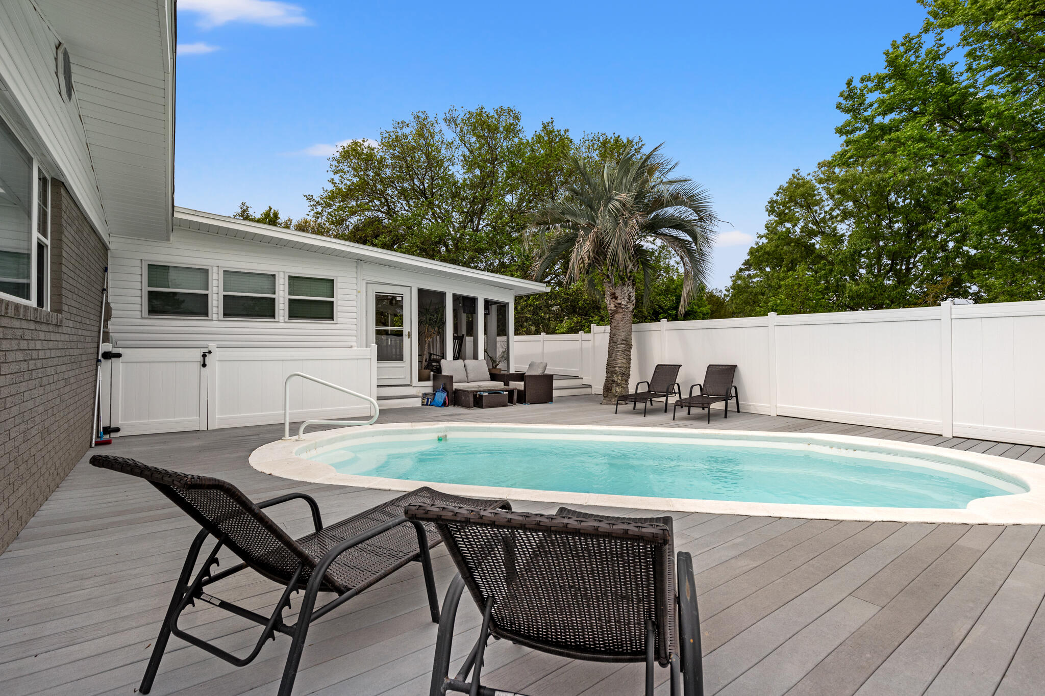 16401 Castile Avenue