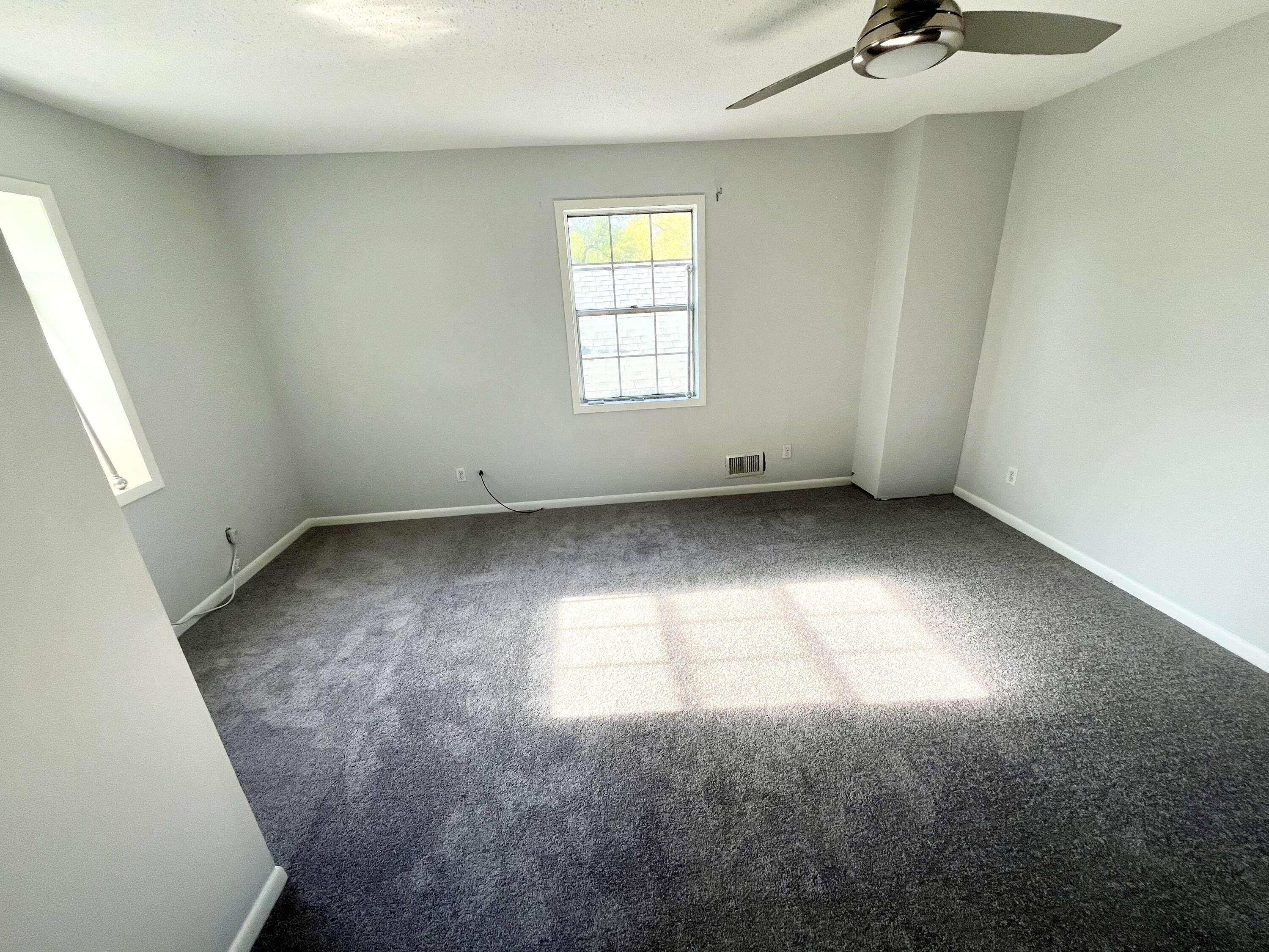 613 Mayflower Avenue