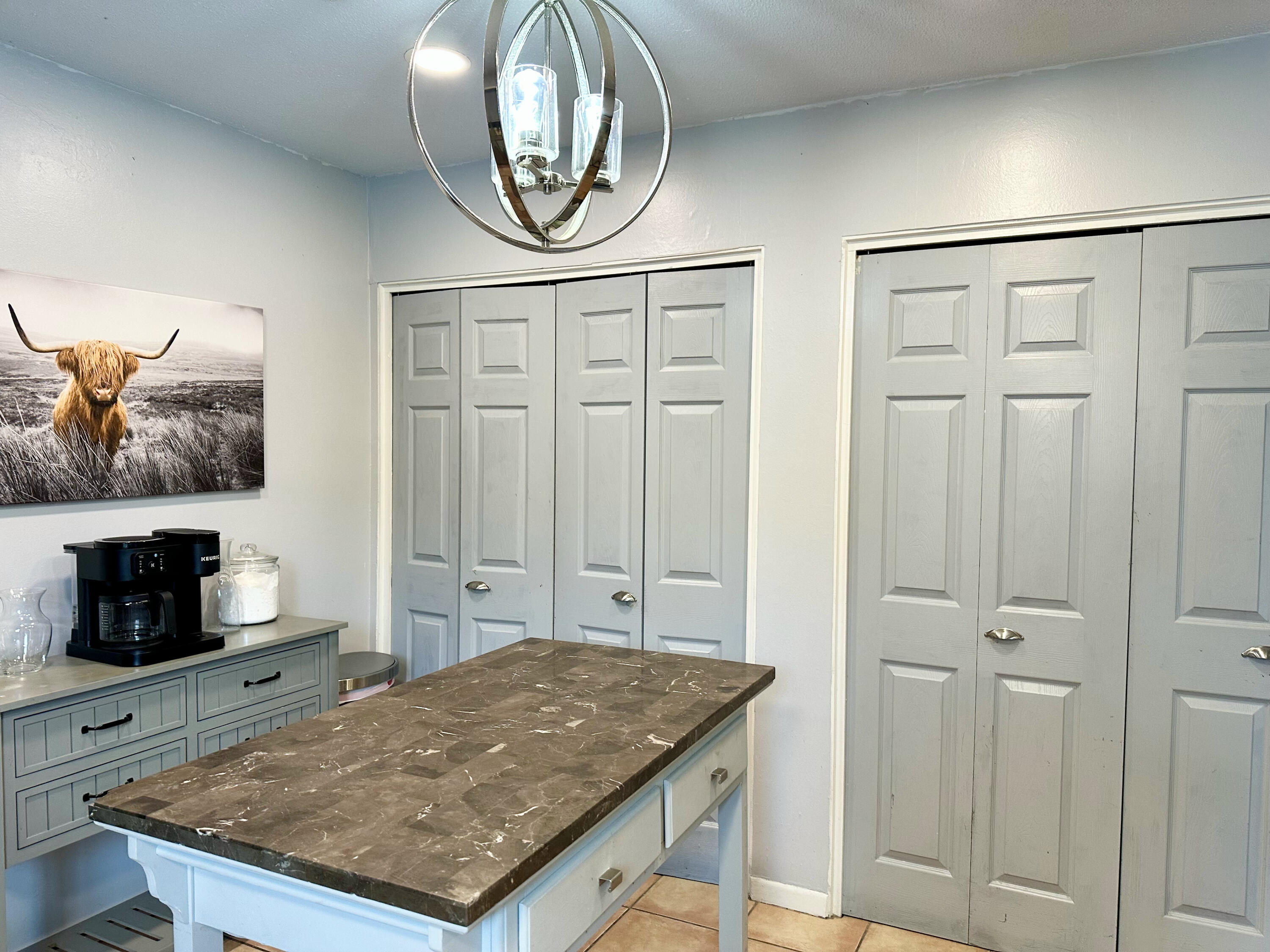 613 Mayflower Avenue