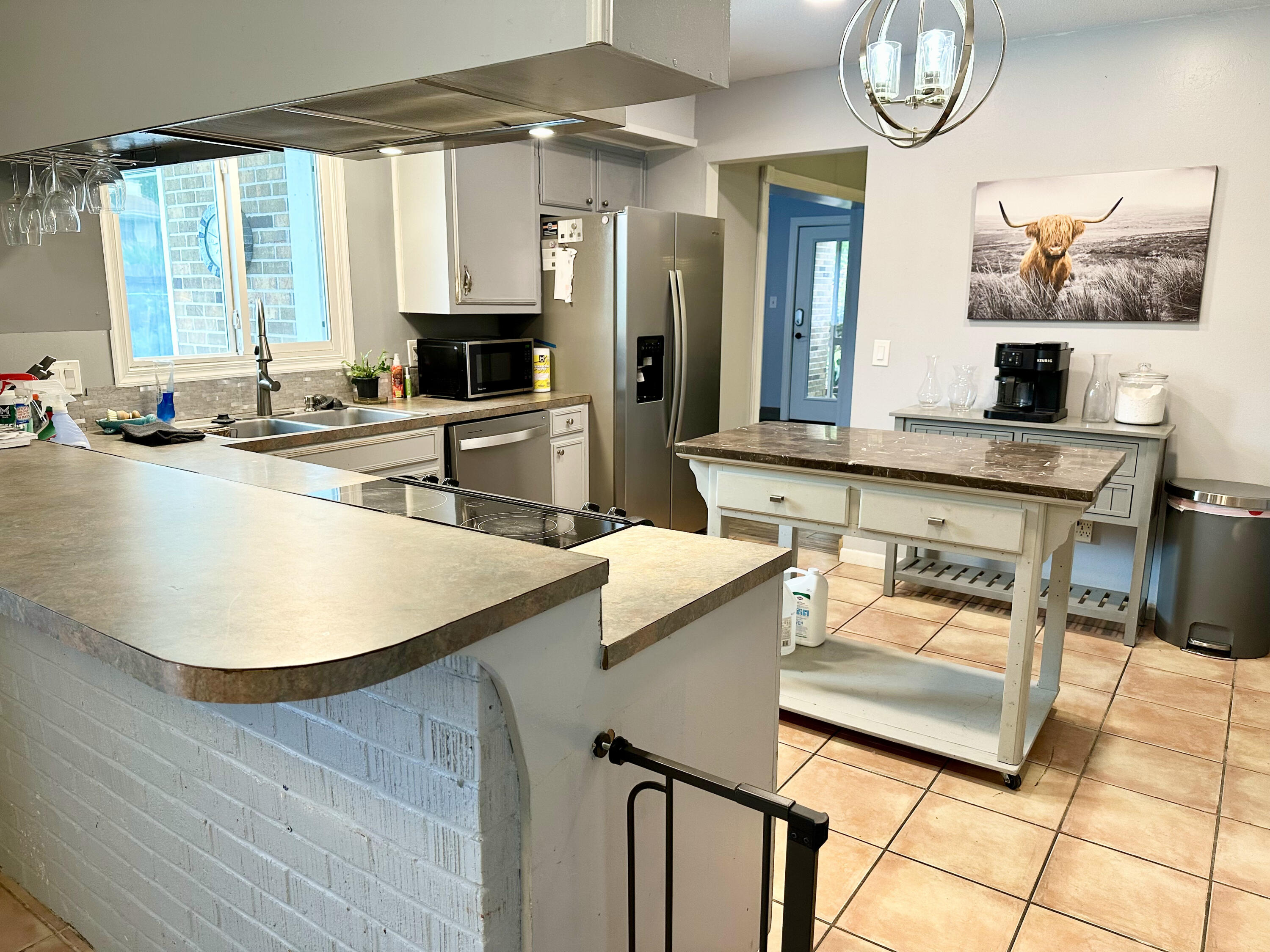 613 Mayflower Avenue