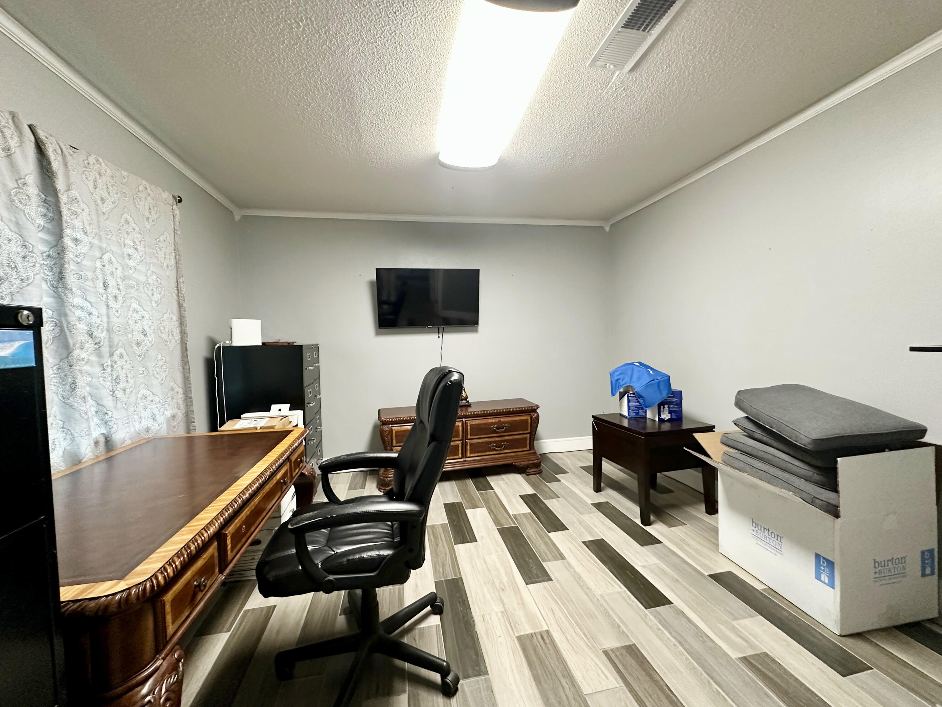 613 Mayflower Avenue