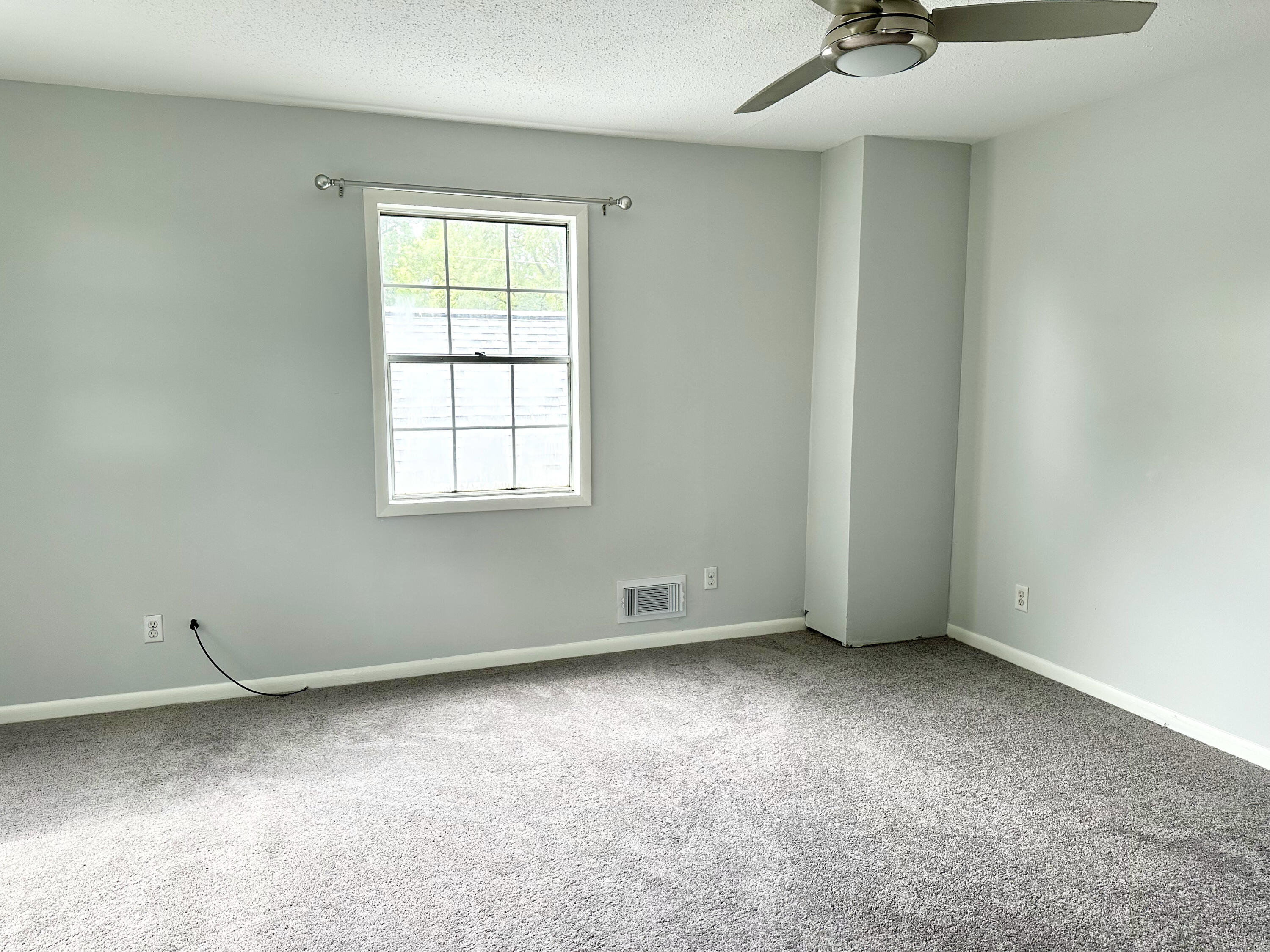 613 Mayflower Avenue