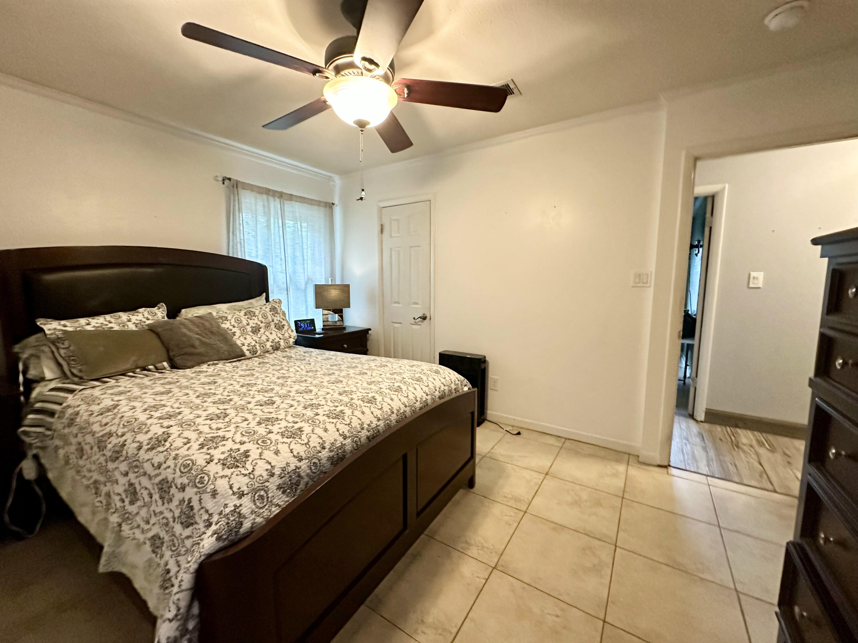 613 Mayflower Avenue