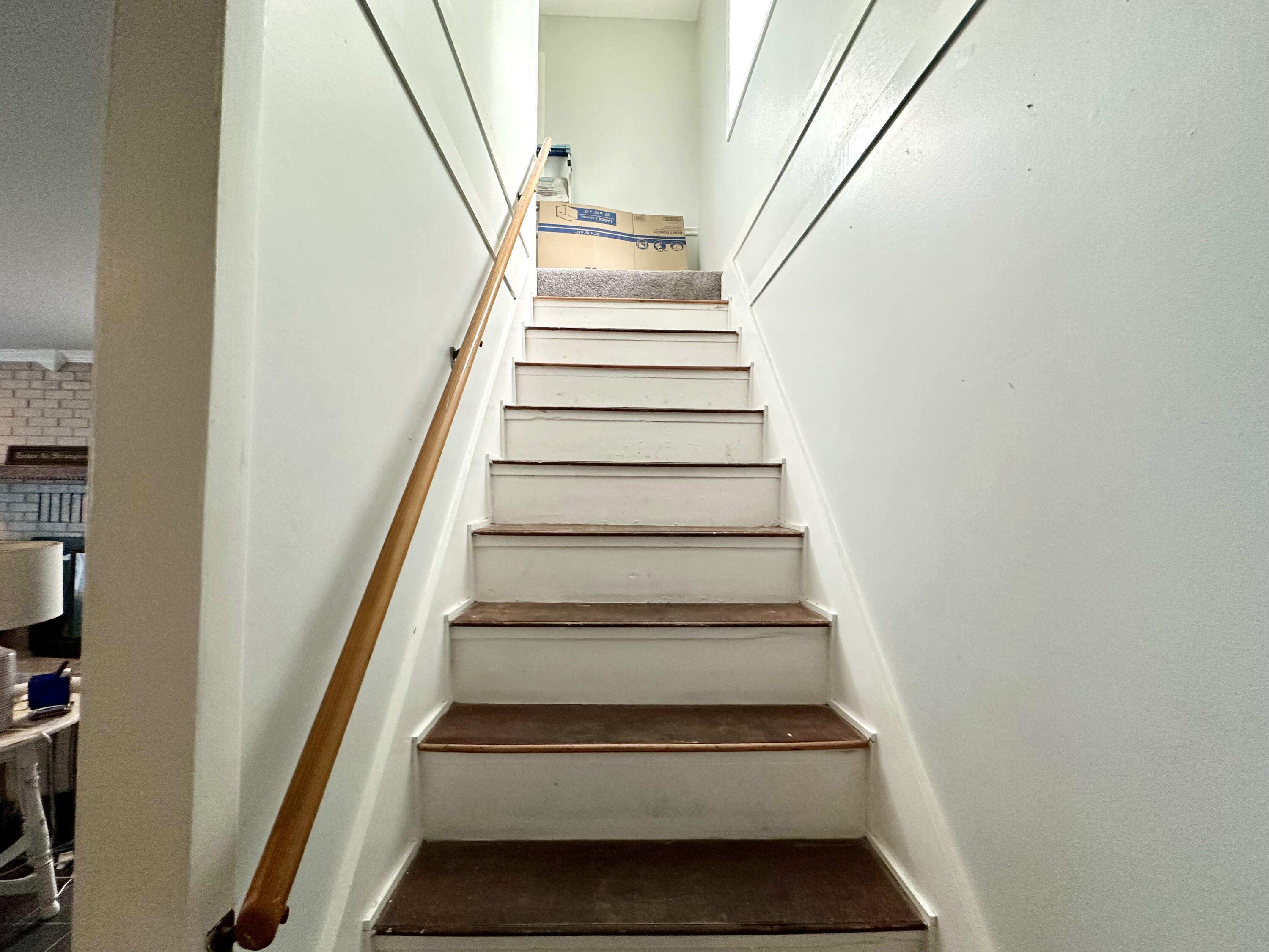 613 Mayflower Avenue