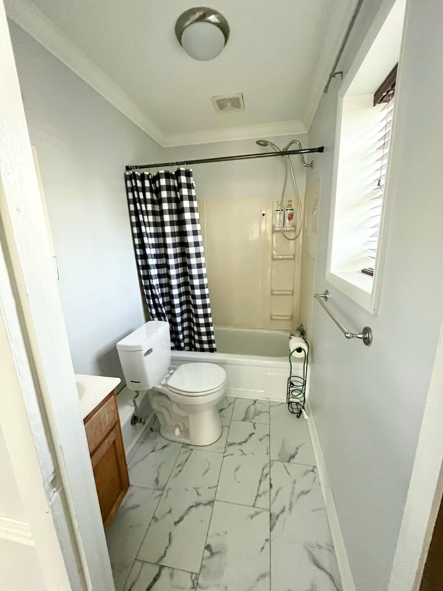 613 Mayflower Avenue