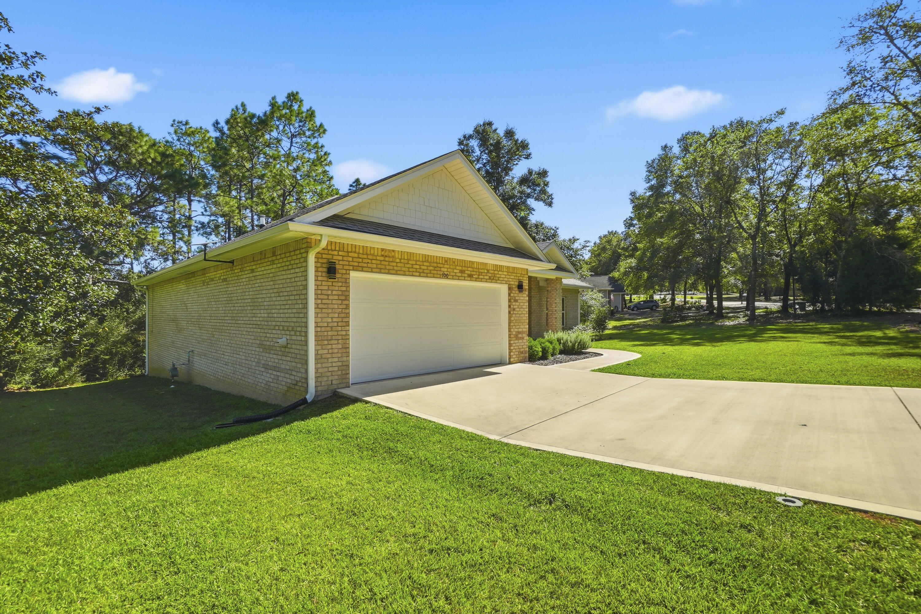 100 Hidden Lakes Trail, DeFuniak Springs