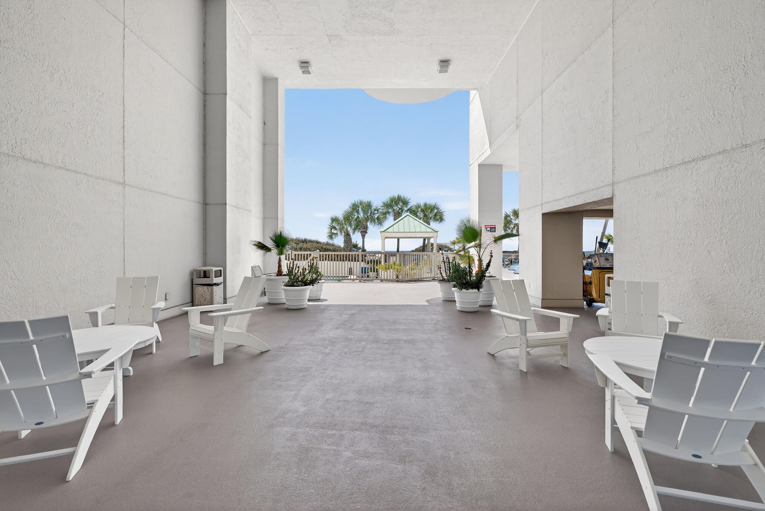 9815 Us Highway 98 # A402