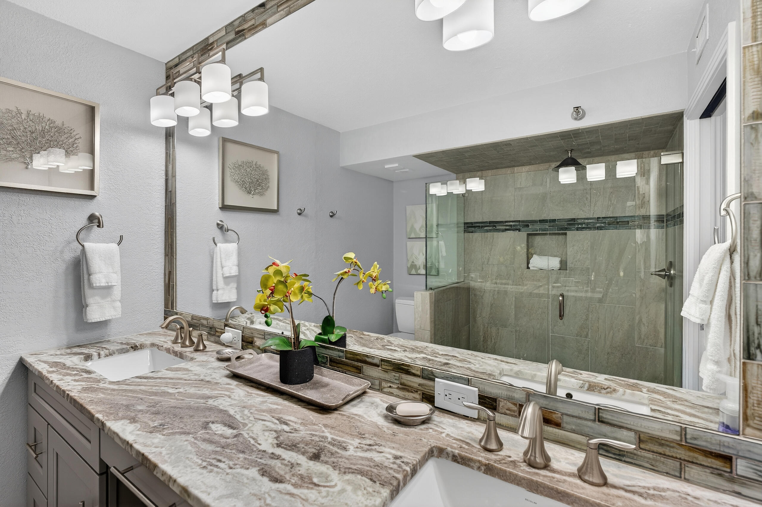 9815 Us Highway 98 # A402