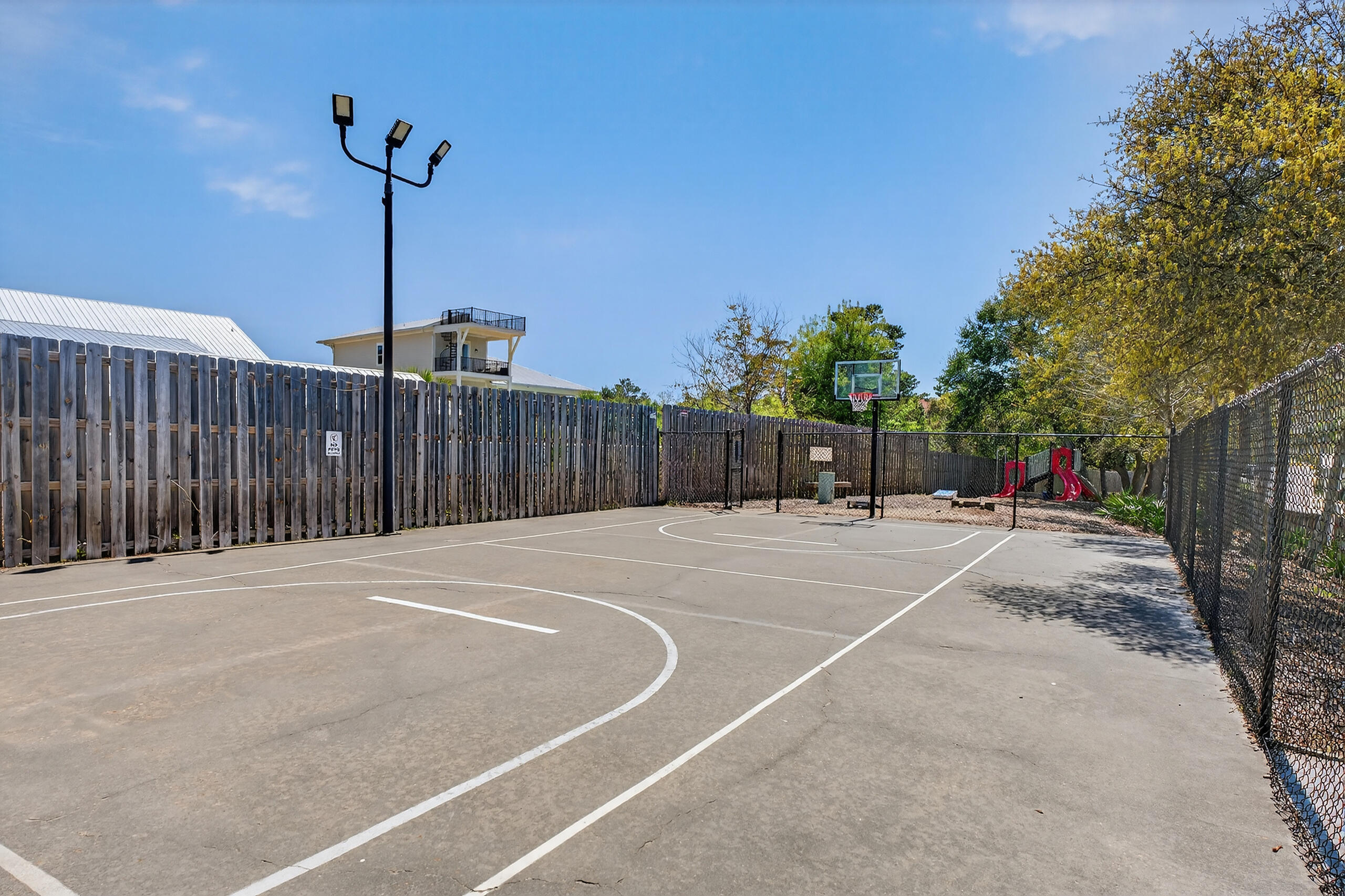 9815 Us Highway 98 # A402