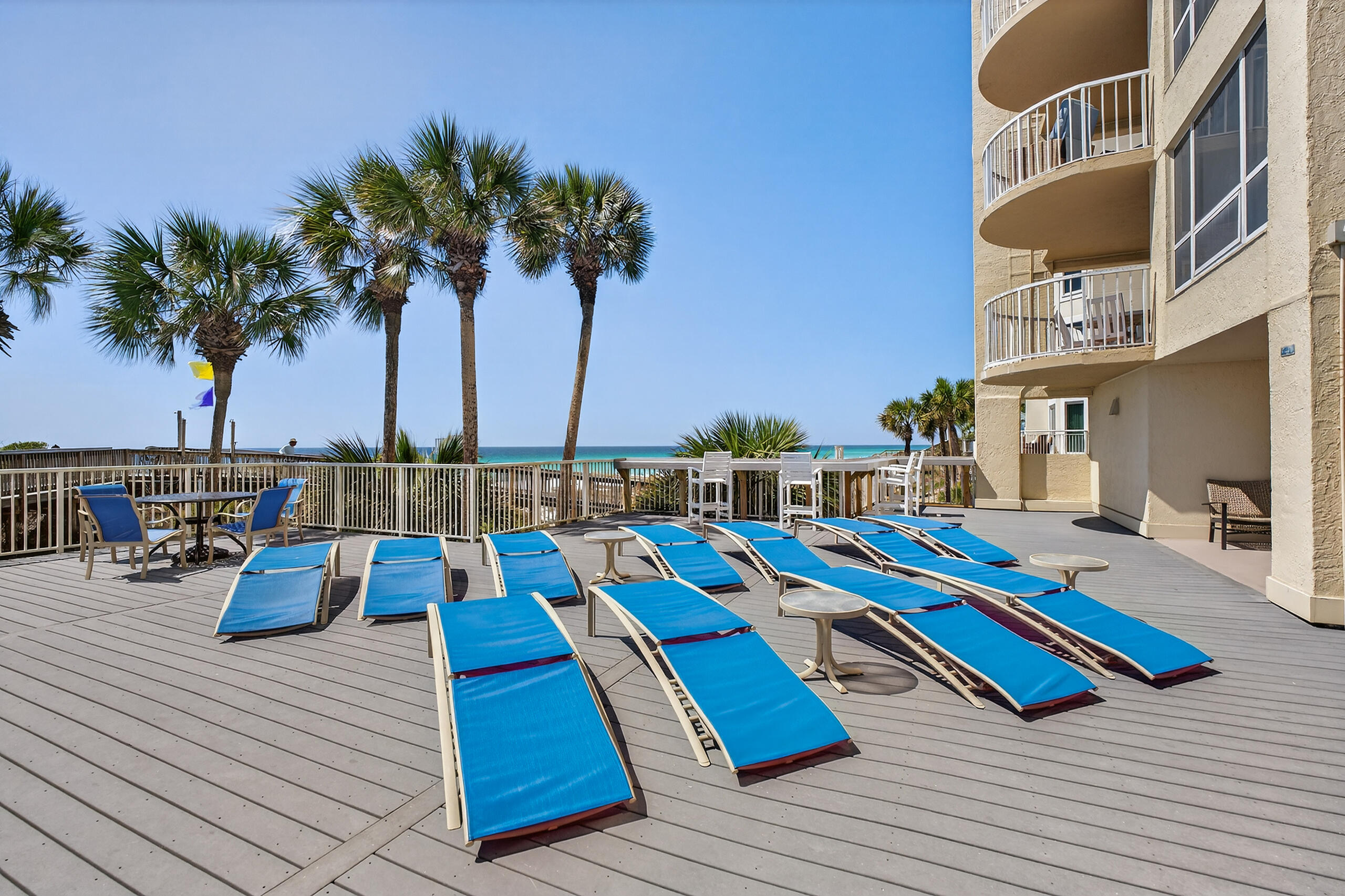 9815 Us Highway 98 # A402