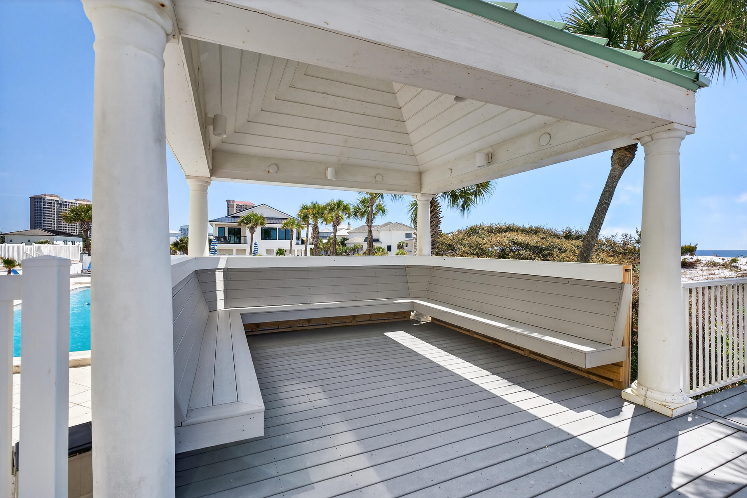 9815 Us Highway 98 # A402