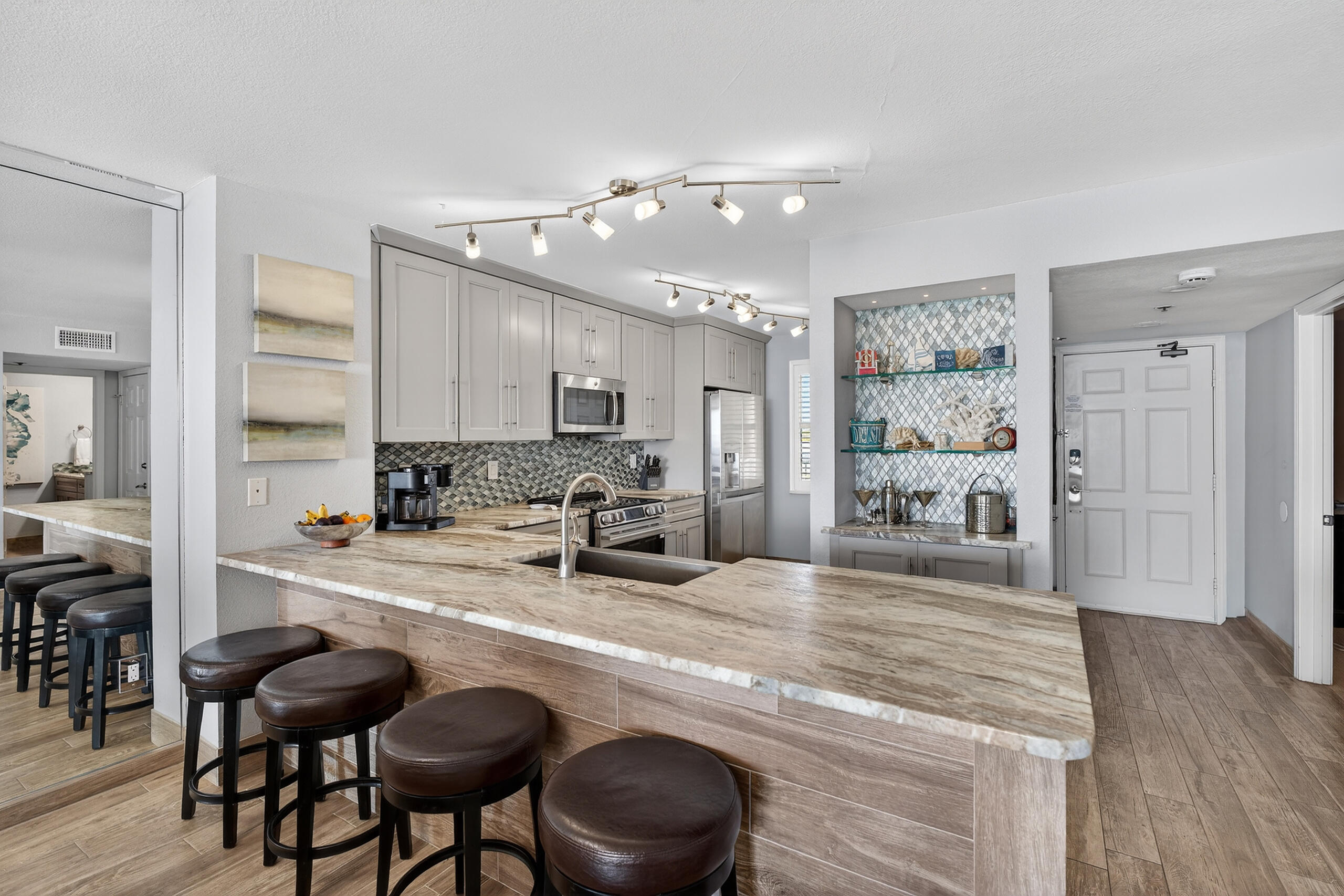 9815 Us Highway 98 # A402