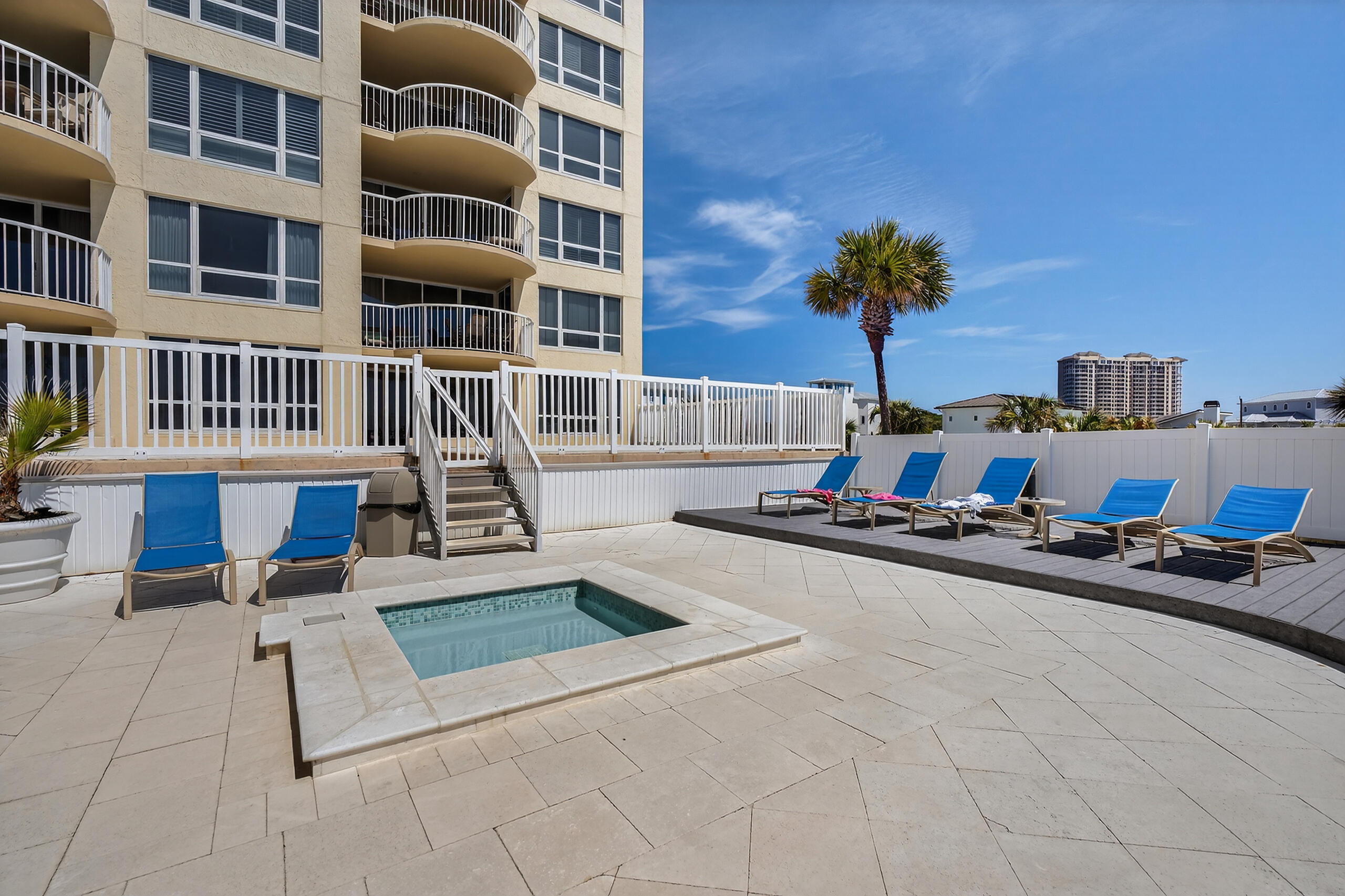 9815 Us Highway 98 # A402