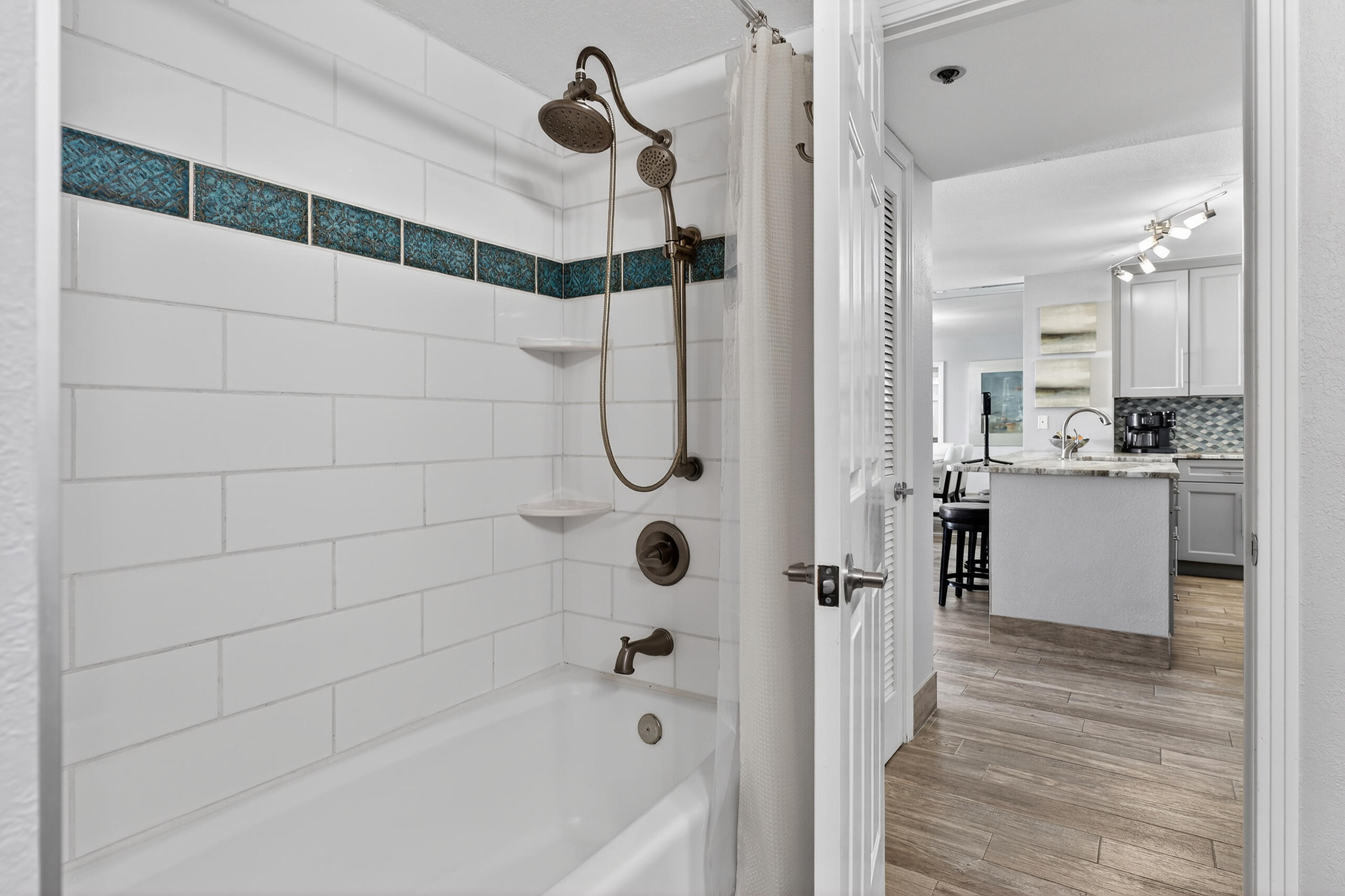 9815 Us Highway 98 # A402