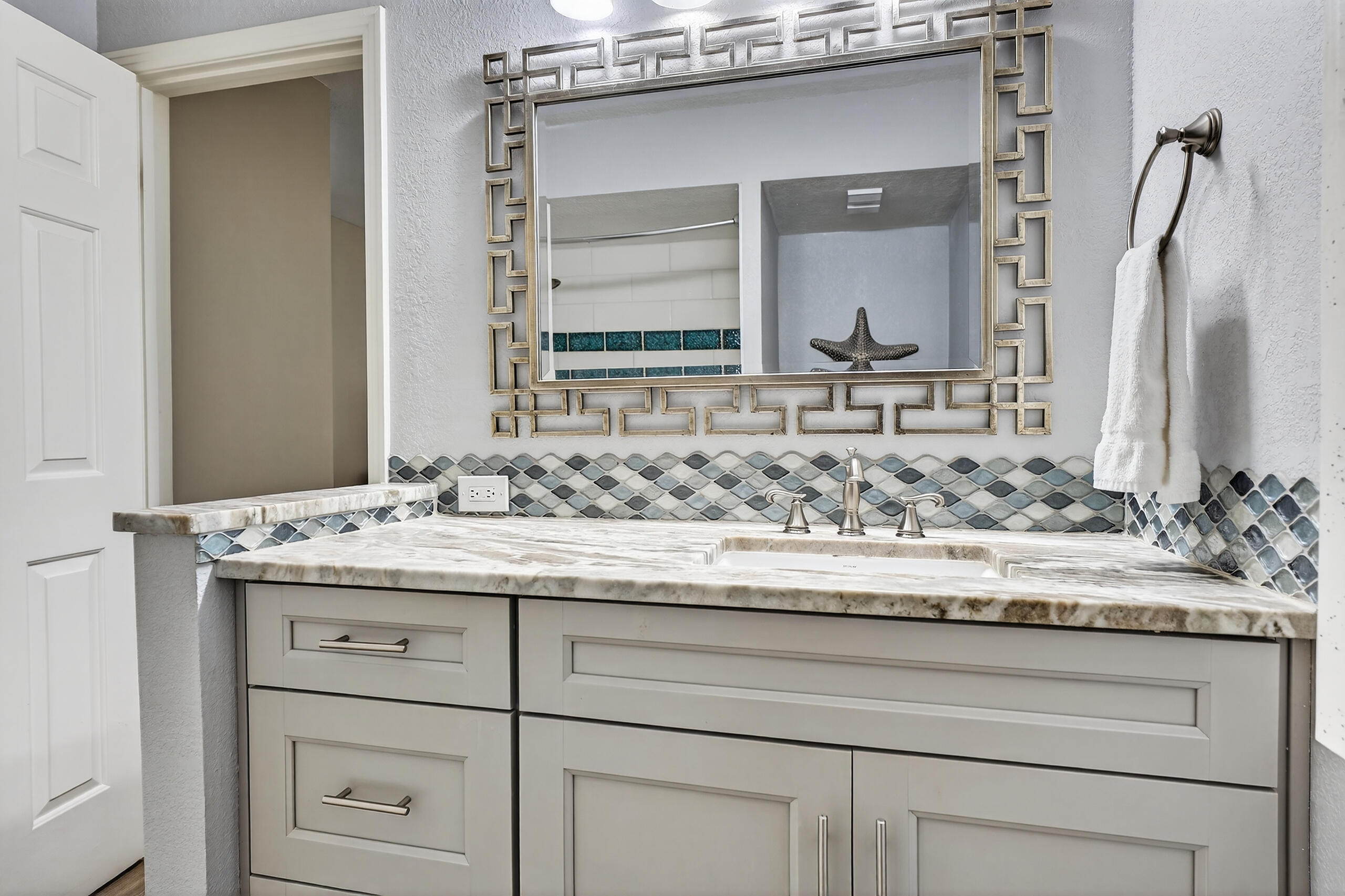 9815 Us Highway 98 # A402